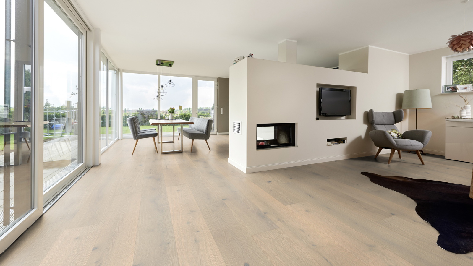 Milieubild Wohnzimmer mit Essbereich und Kamin - ter Hürne 1101312666