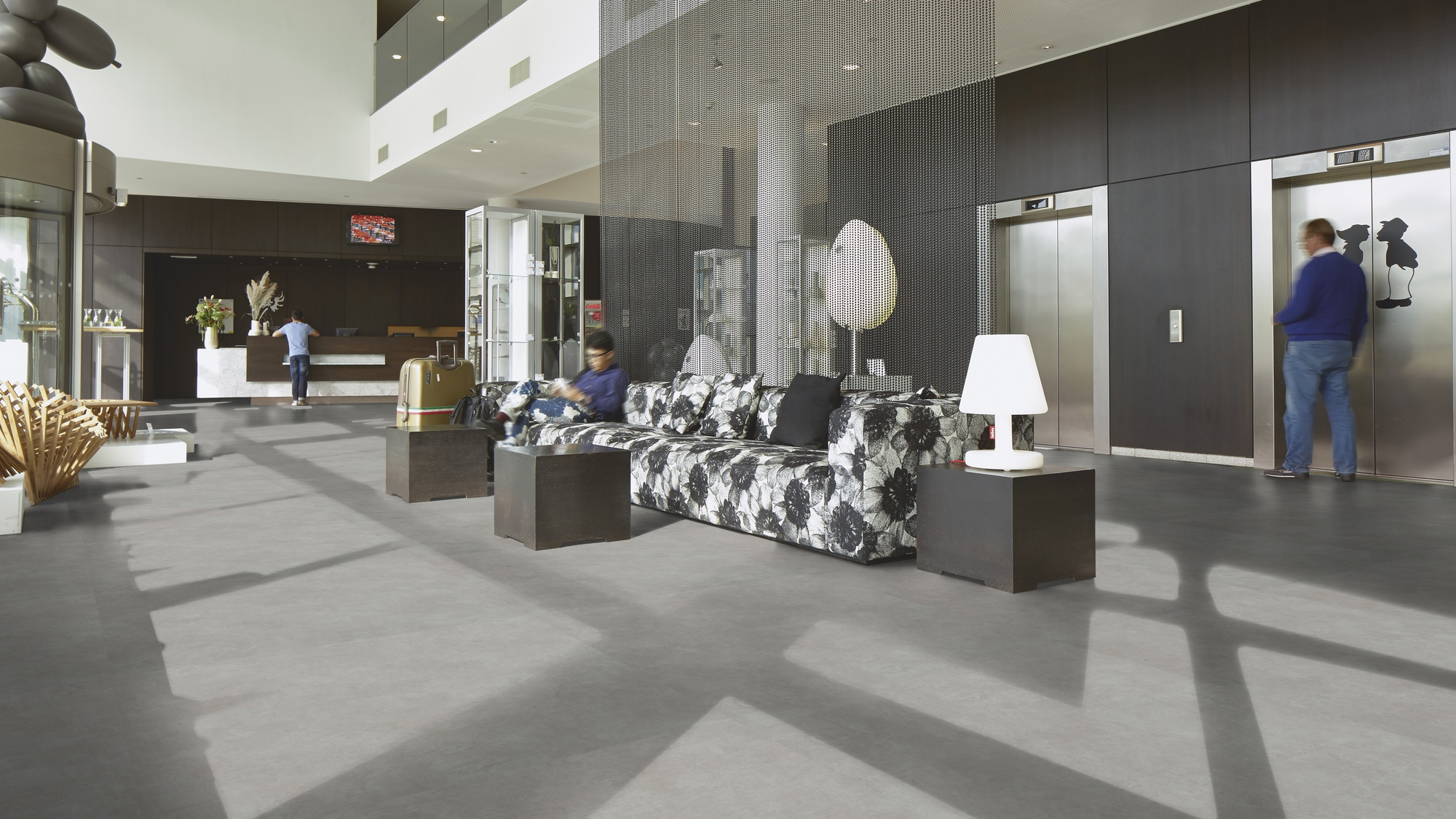 Milieubild Hotellobby mit Rezeption - Forbo Flooring 220186