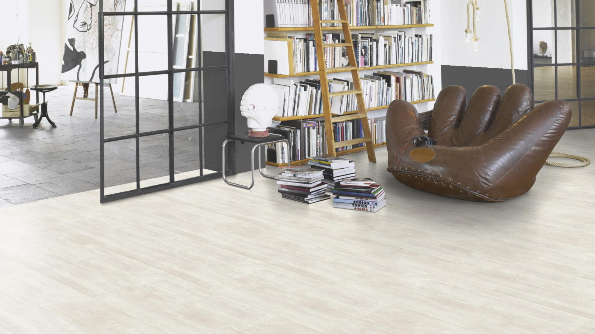 Milieubild Modernes Wohnzimmer mit Atelier - Parador HDF Klick-Designboden Modular ONE Eiche Nordic weiß Milieubild Modernes Wohnzimmer mit Atelier - Parador 1744558