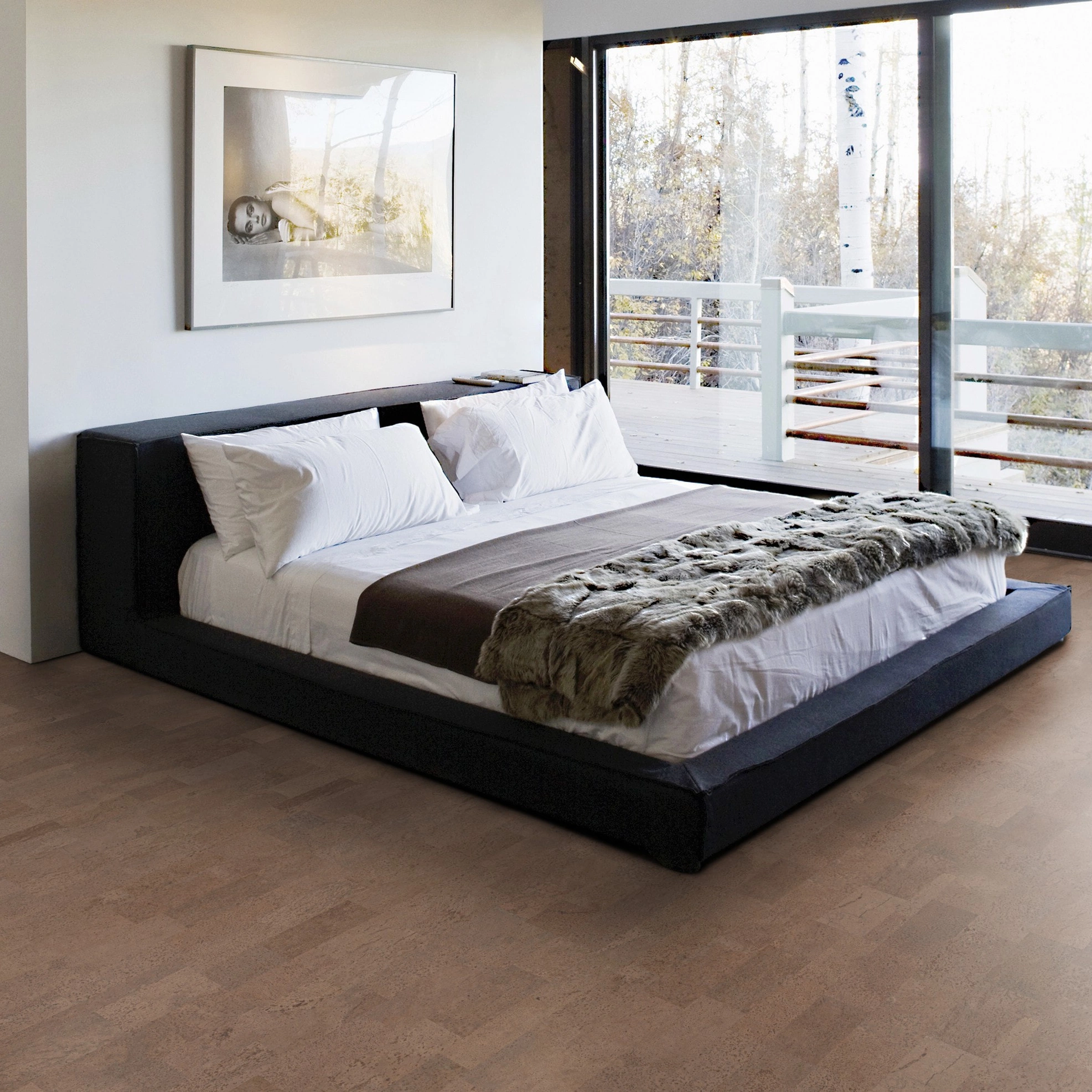 Milieubild Schlafzimmer mit Balkon - Wicanders Wise HDF Klick-Korkboden cork Essence Identity Tea Milieubild Schlafzimmer mit Balkon - Wicanders Wise 80001657