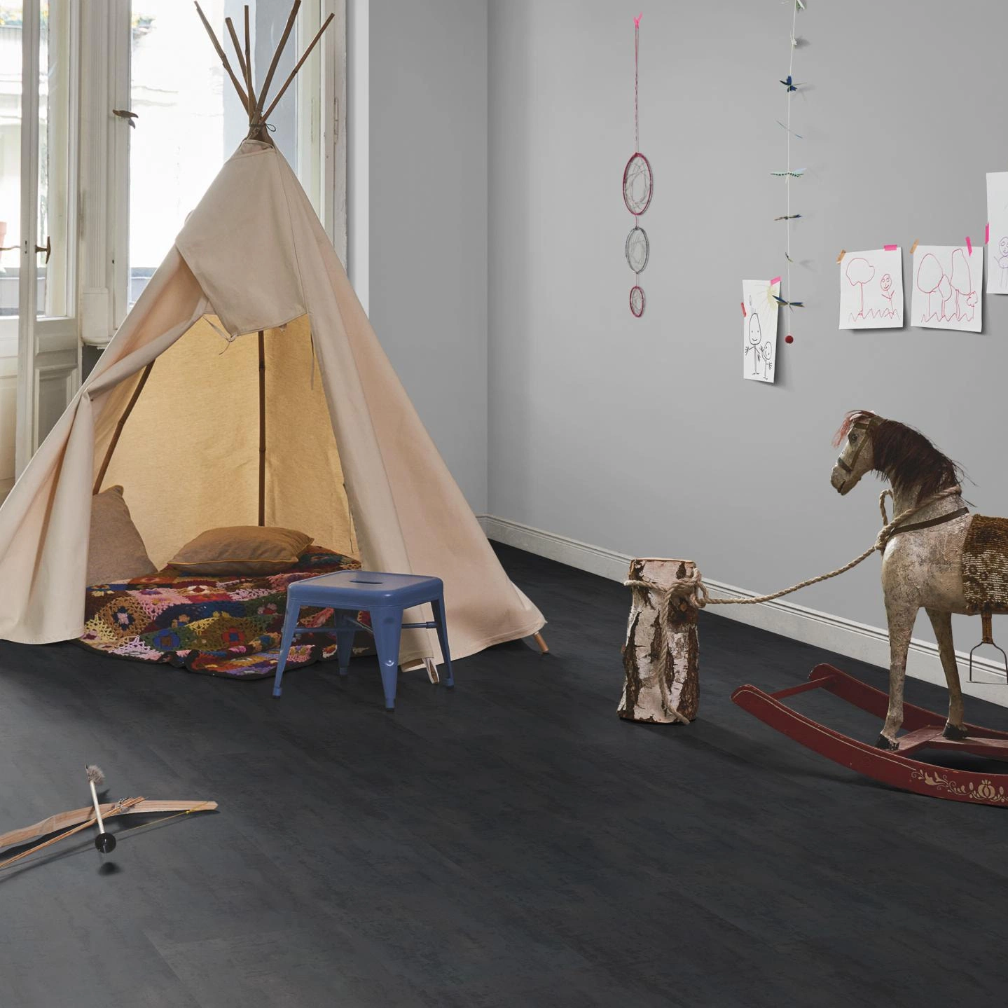 Milieubild Kinderzimmer in Stadtwohnung - Parador Laminat Trendtime 5 Rohstahl Milieubild Kinderzimmer in Stadtwohnung - Parador 1743600