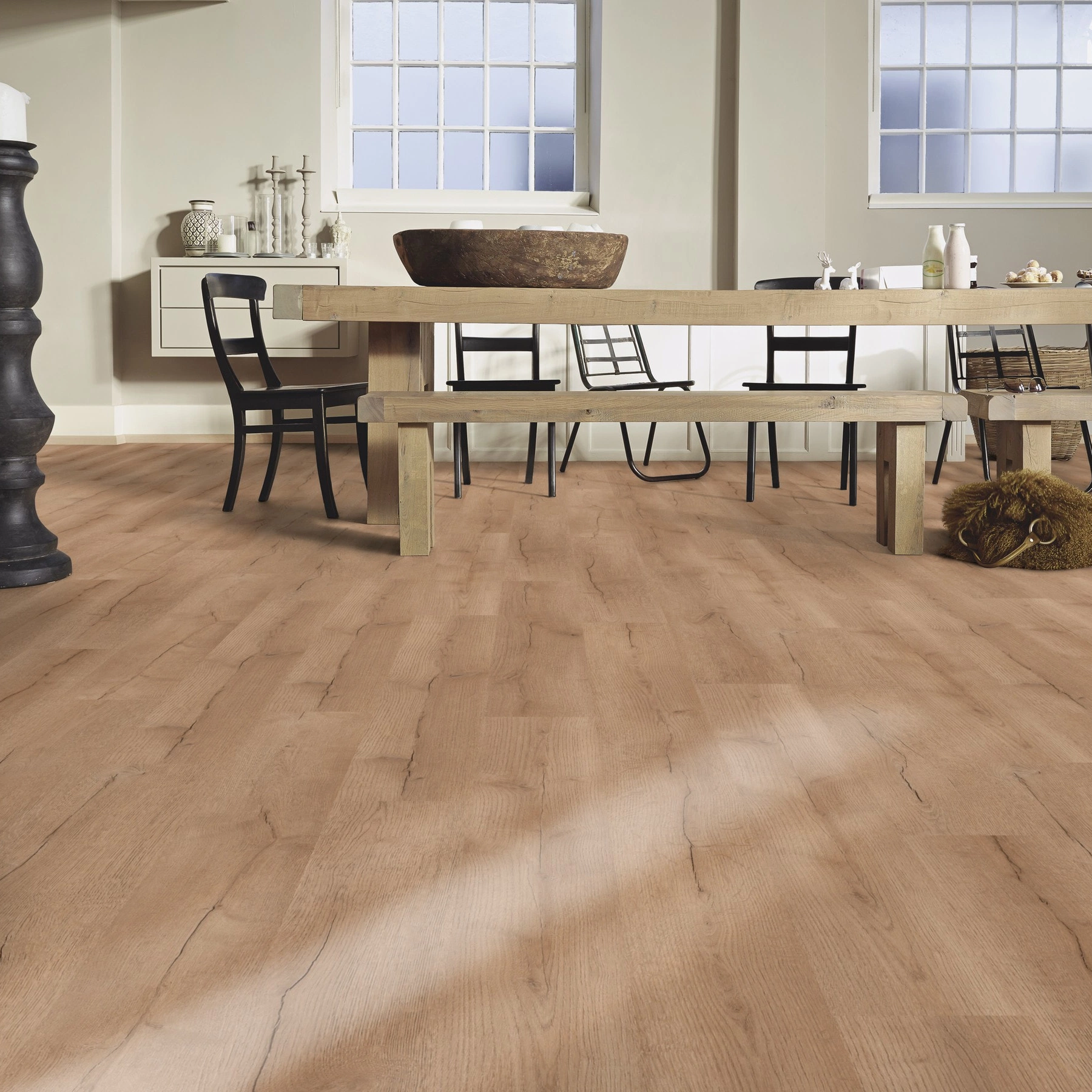 Milieubild Esszimmer mit großem Tisch - MEISTER Laminat LC 55 Nevado Oak Milieubild Esszimmer mit großem Tisch - MEISTER 600012-1288198-07147