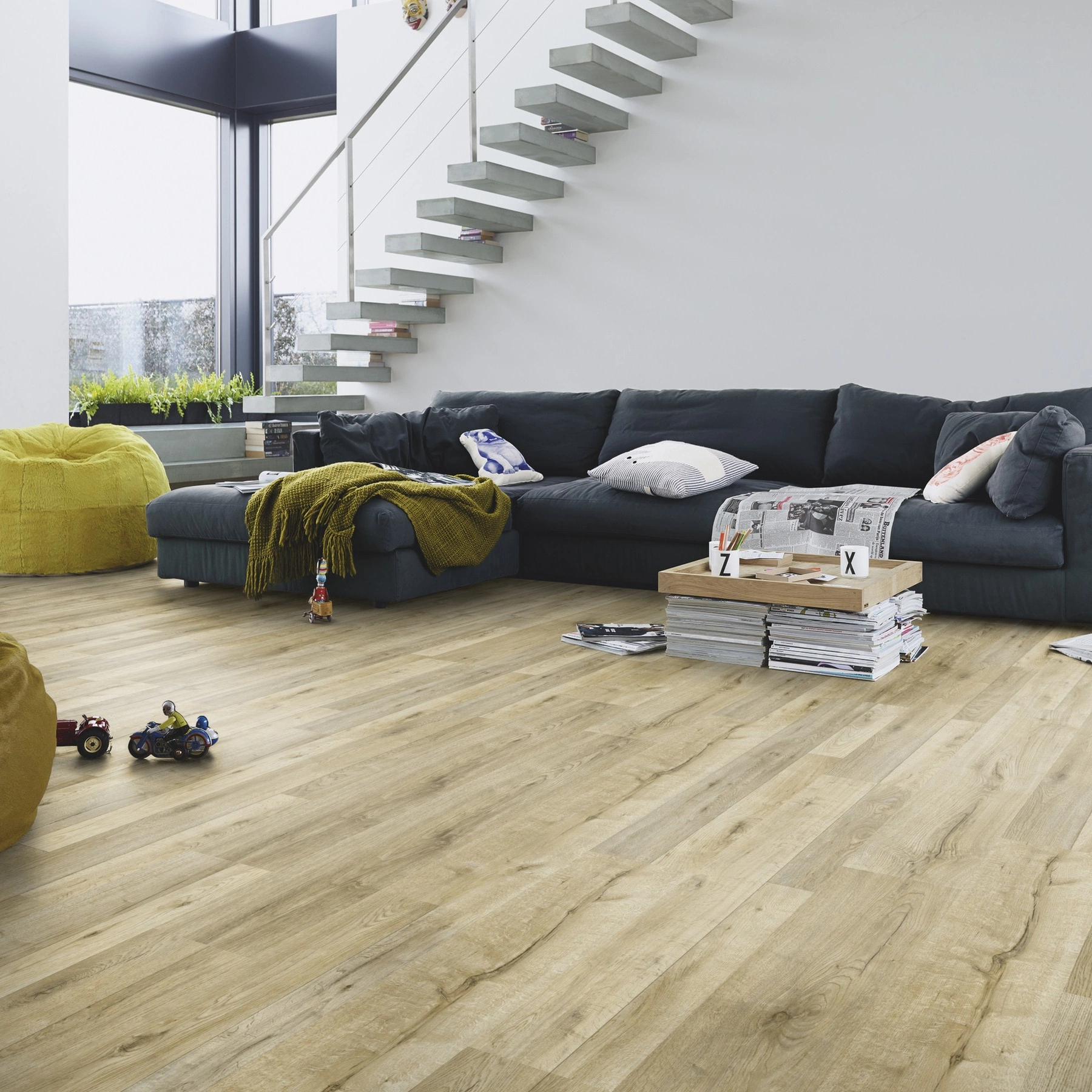 Milieubild Modernes Wohnzimmer mit Kamin - MEISTER Laminat LD 55 Eiche Bayfield Milieubild Modernes Wohnzimmer mit Kamin - MEISTER 600015-1288198-06679