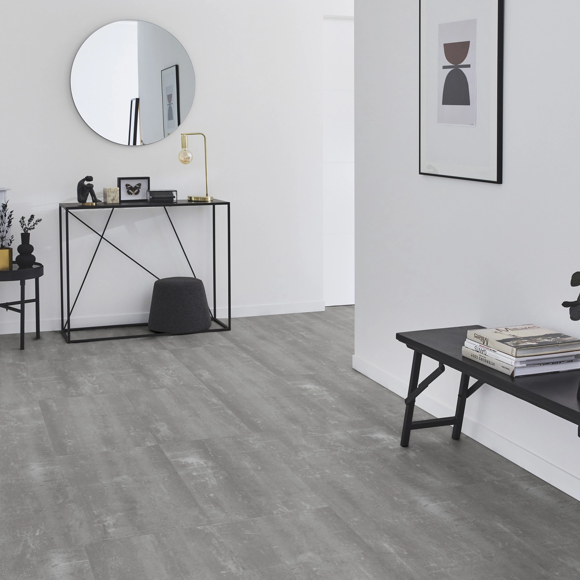 Milieubild Flur mit Sideboard und Spiegel - Tarkett Klebe-Vinyl Essence 55 Scratched Cement Grey Milieubild Flur mit Sideboard und Spiegel - Tarkett 260054010