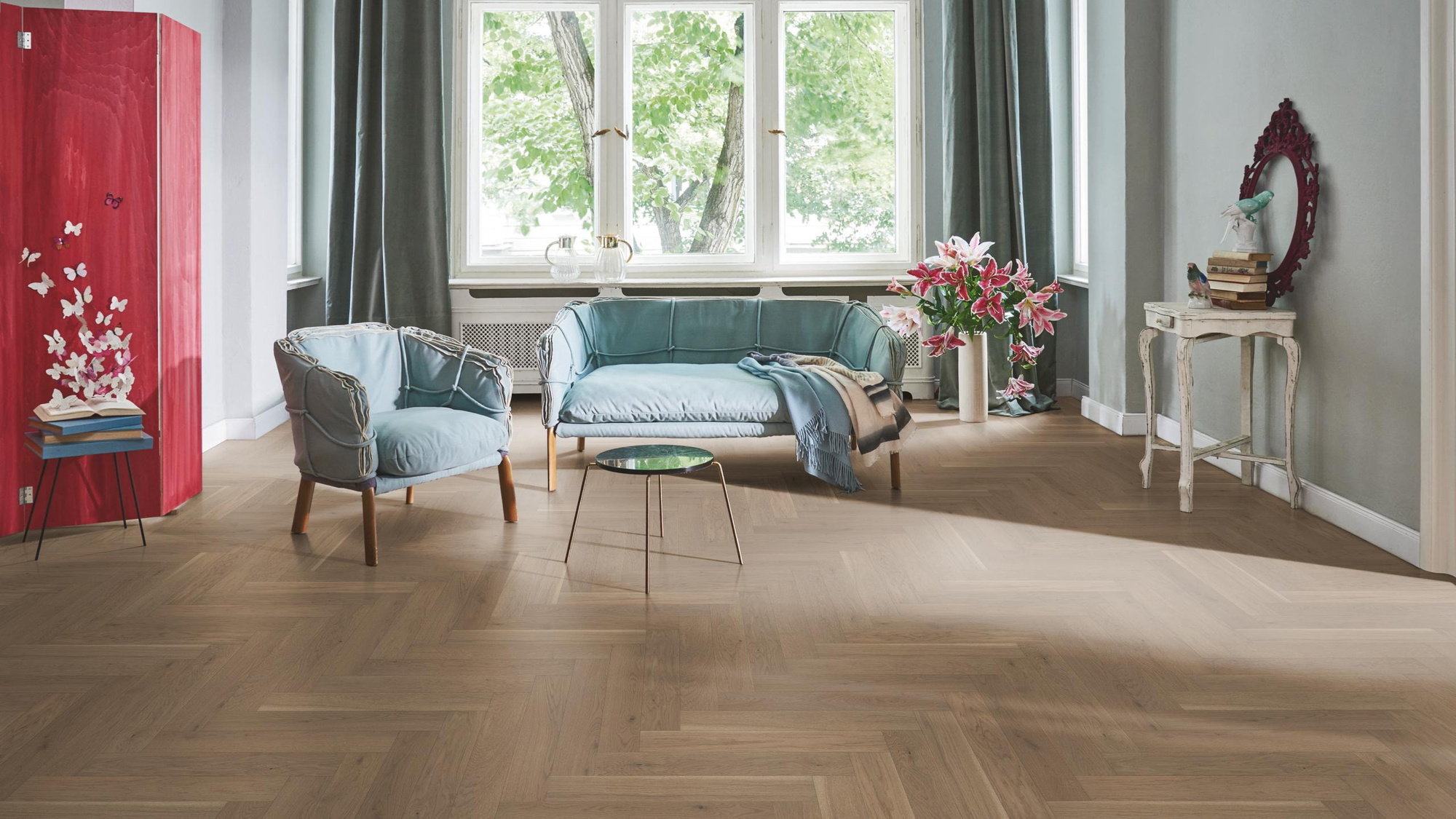 Milieubild Wohnzimmer in Stadtwohnung - Parador Parkett Trendtime 3 Eiche nougat Milieubild Wohnzimmer in Stadtwohnung - Parador 1739933