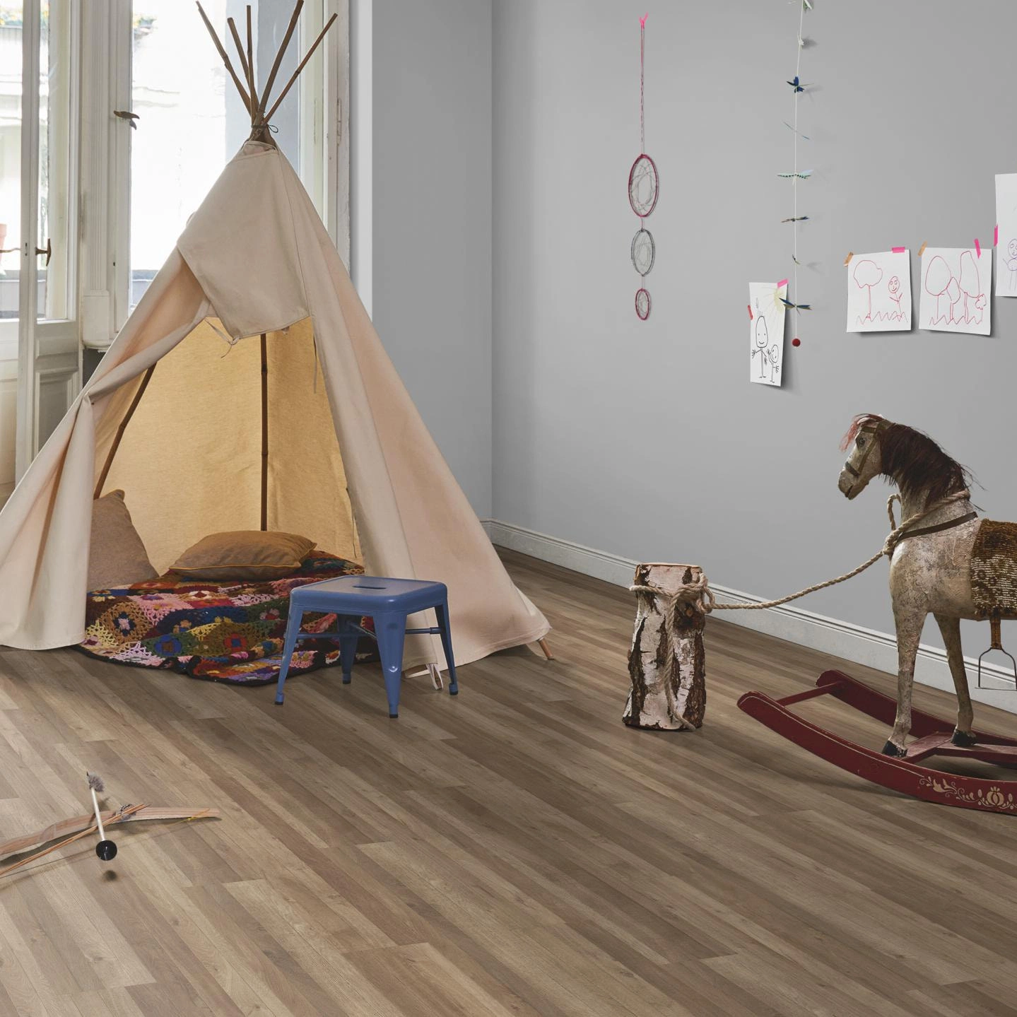 Milieubild Kinderzimmer in Stadtwohnung - Parador HDF Klick-Designboden Modular ONE Eiche Linea natur Milieubild Kinderzimmer in Stadtwohnung - Parador 1744550