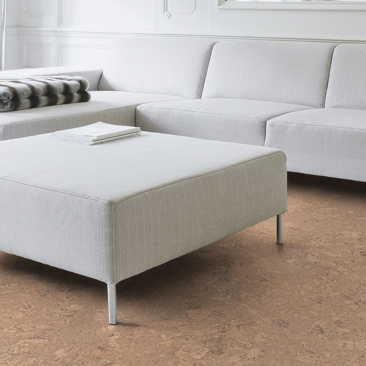 Milieubild Wohnzimmer mit Couch - Nahansicht - Wicanders Wise HDF Klick-Korkboden cork Essence Personality Champagne Milieubild Wohnzimmer mit Couch - Nahansicht - Wicanders Wise 80002263