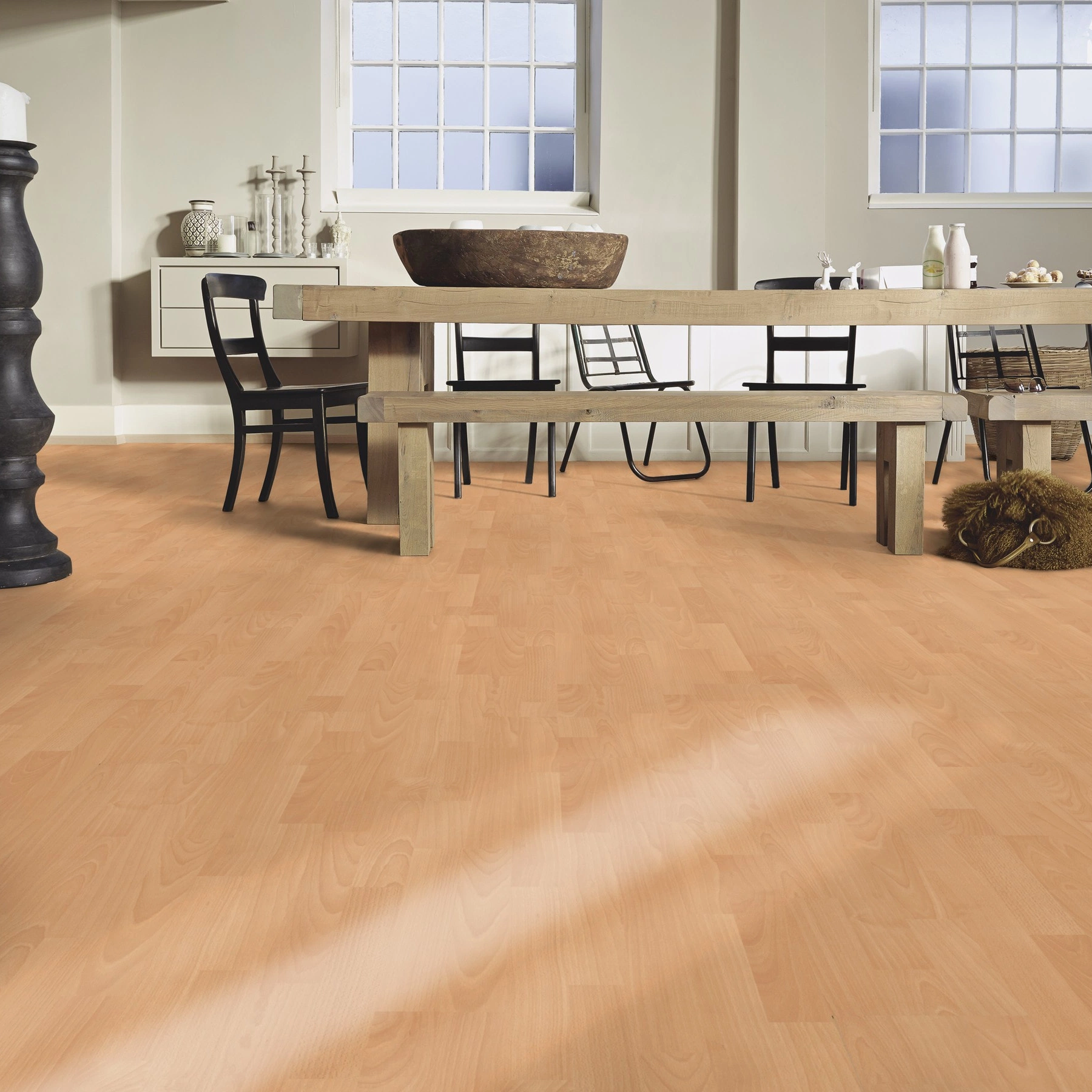 Milieubild Esszimmer mit großem Tisch - MEISTER Laminat LC 55 Buche Milieubild Esszimmer mit großem Tisch - MEISTER 600012-1288198-06201
