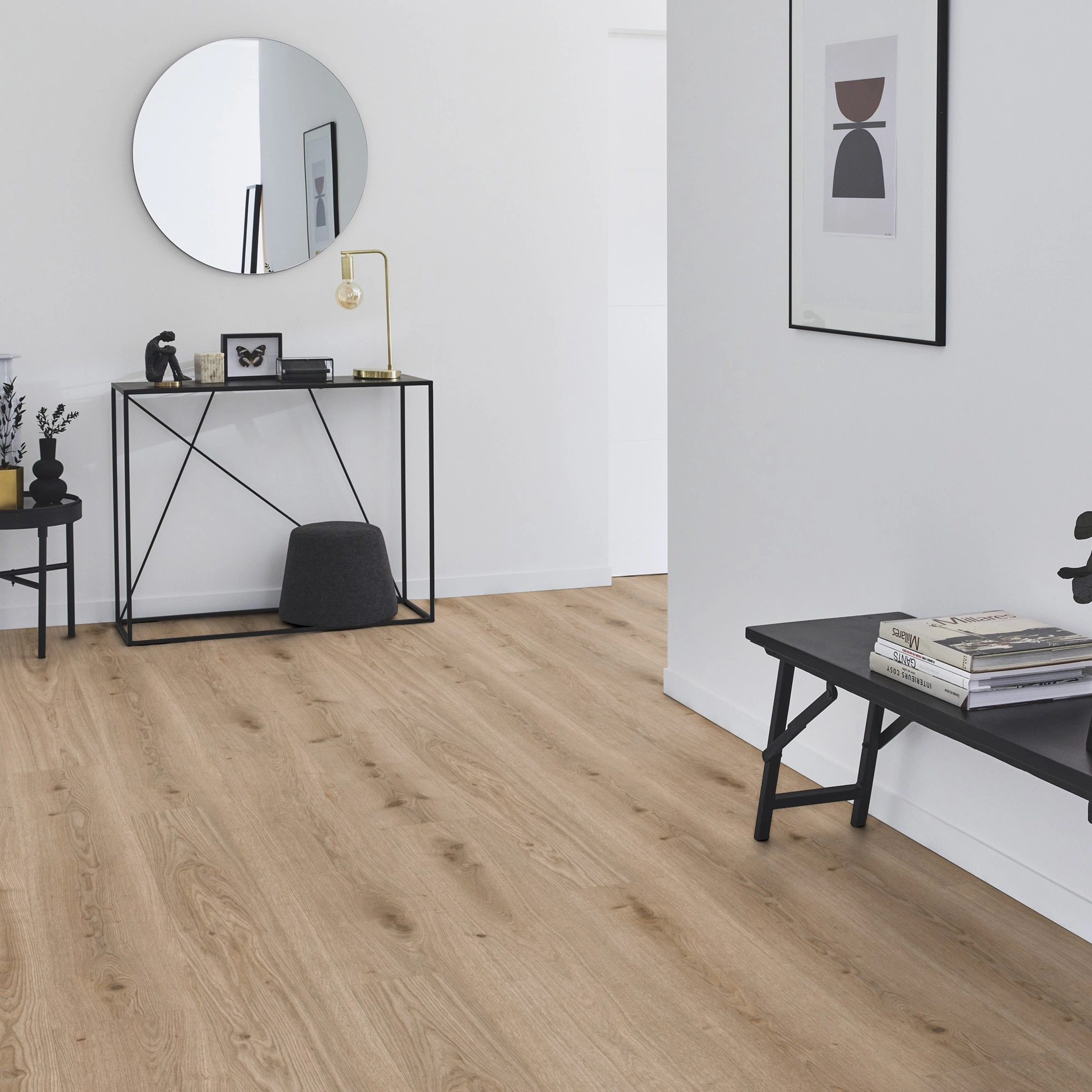 Milieubild Flur mit Sideboard und Spiegel - Tarkett Klebe-Vinyl Essence 55 Primary Oak Light Grey Milieubild Flur mit Sideboard und Spiegel - Tarkett 260053006