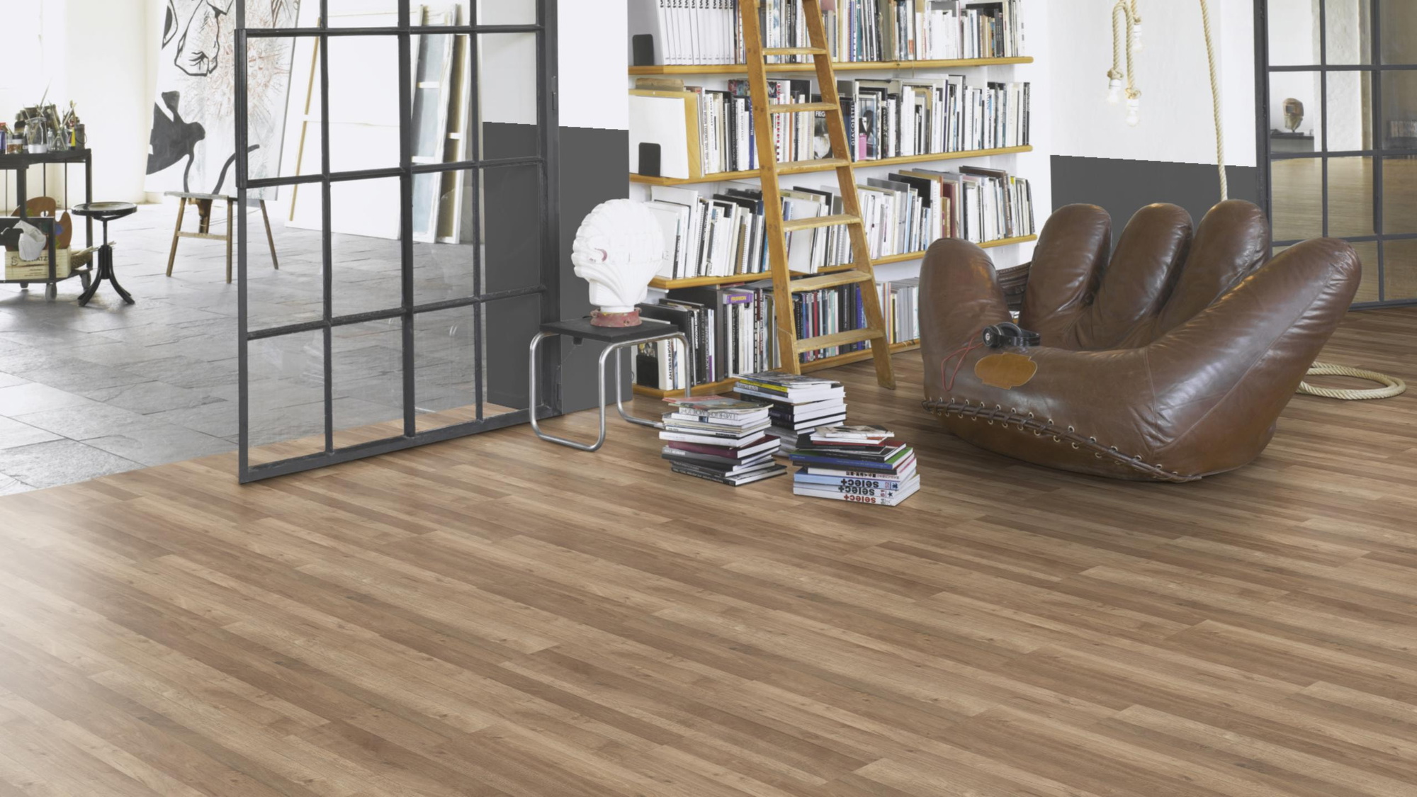 Milieubild Modernes Wohnzimmer mit Atelier - Parador HDF Klick-Designboden Modular ONE Eiche Linea natur Milieubild Modernes Wohnzimmer mit Atelier - Parador 1744550