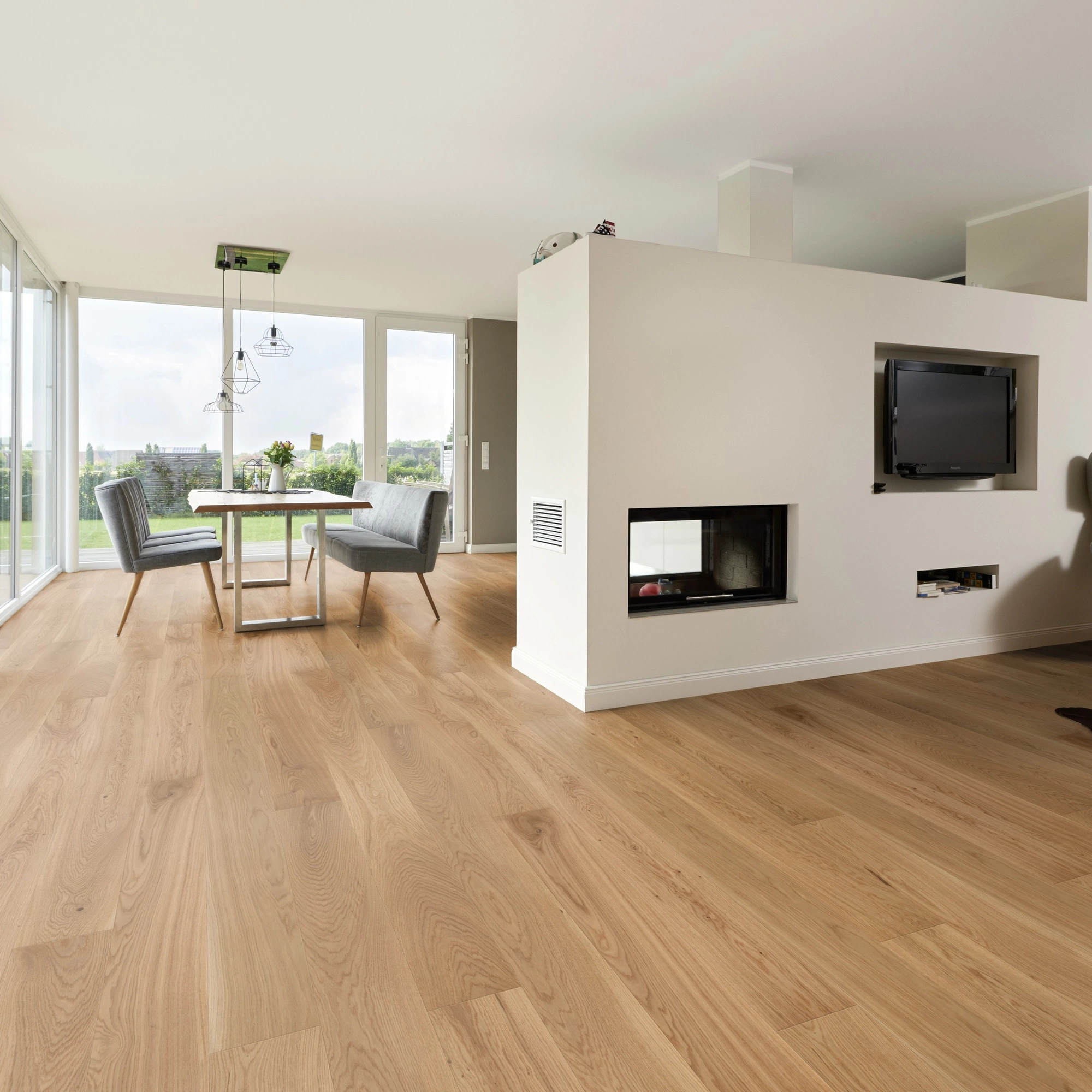 Milieubild Wohnzimmer mit Essbereich und Kamin - ter Hürne Parkett Tailored Collection Eiche Margaux Milieubild Wohnzimmer mit Essbereich und Kamin - ter Hürne 1101312465