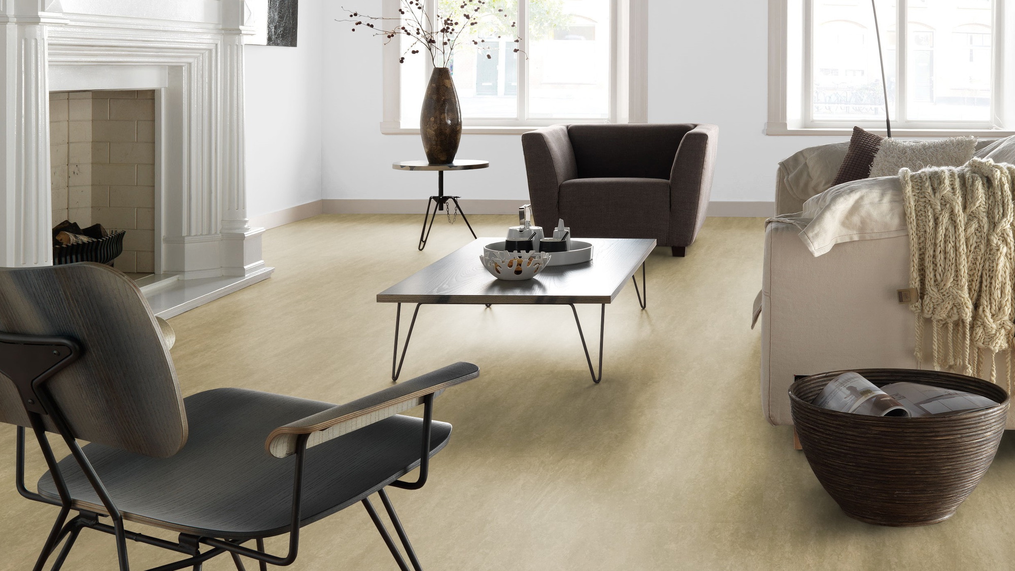 Milieubild Altbau-Wohnzimmer mit Kamin - Forbo Flooring Marmoleum Modular Neutral Oat Milieubild Altbau-Wohnzimmer mit Kamin - Forbo Flooring 255344