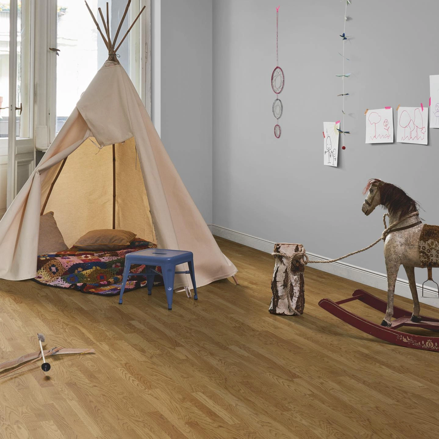 Milieubild Kinderzimmer in Stadtwohnung - Parador Parkett Classic 3025 Eiche Malbec natur Milieubild Kinderzimmer in Stadtwohnung - Parador 1748908