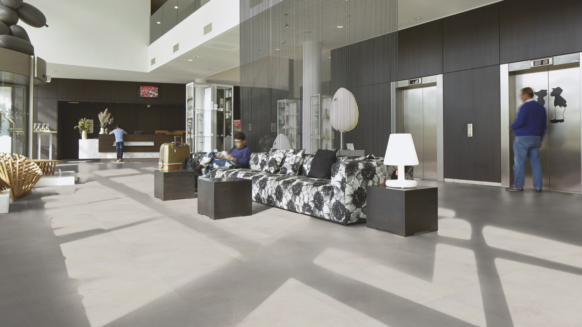 Milieubild Hotellobby mit Rezeption - Forbo Flooring 243650