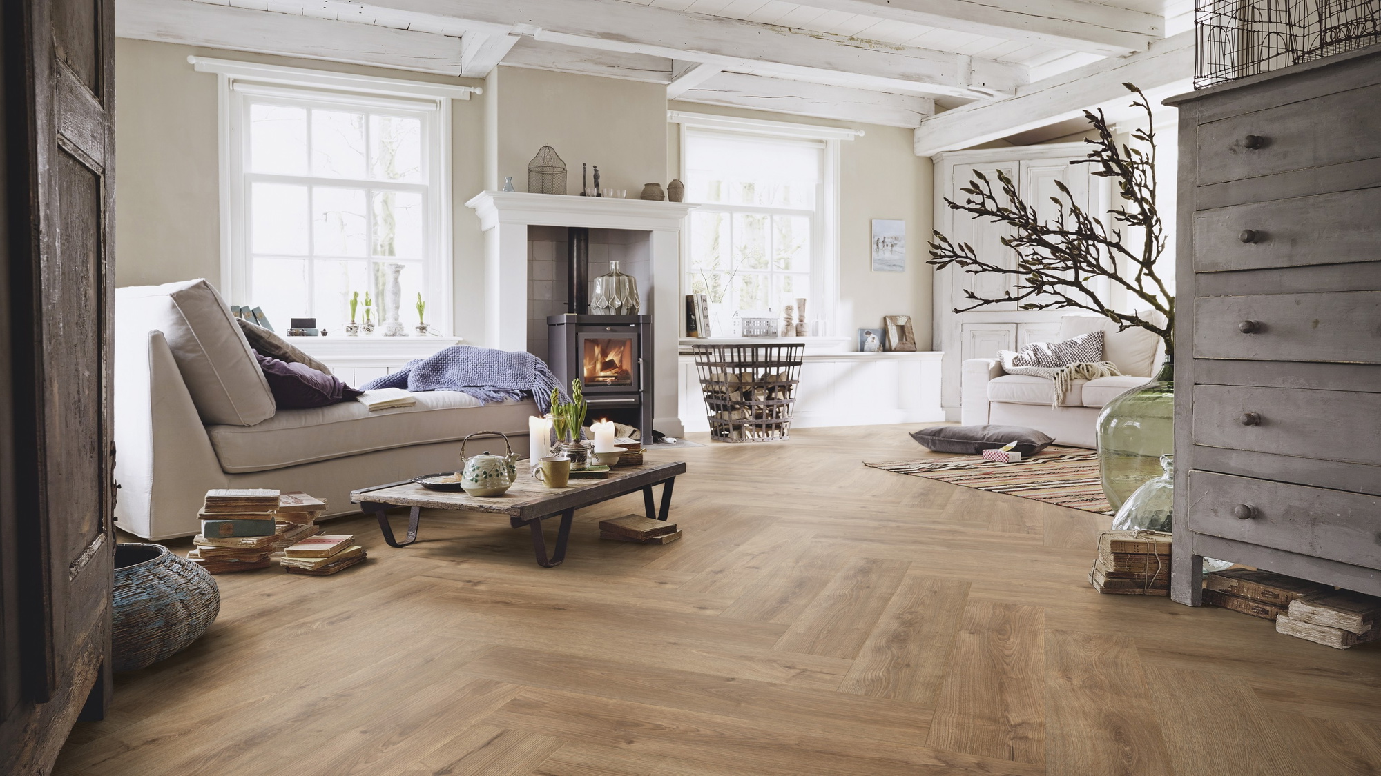 Milieubild Wohnzimmer im Landhaus-Stil - MEISTER Laminat LS 350 Eiche Bernstein Milieubild Wohnzimmer im Landhaus-Stil - MEISTER 600001-0840168-07002