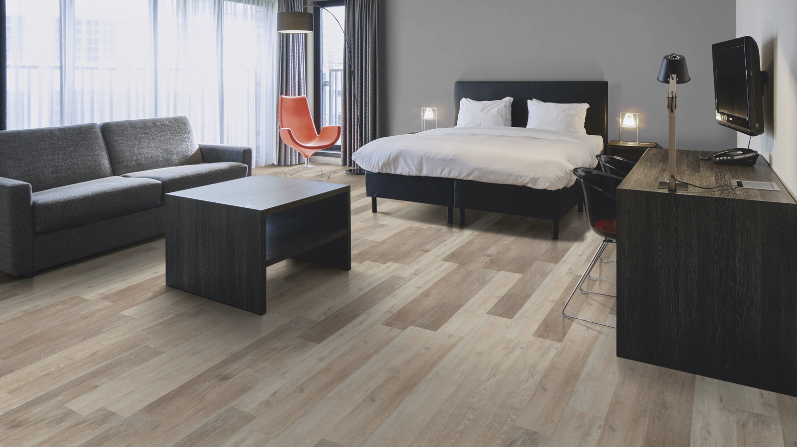 Milieubild Hotelzimmer mit Kingsize-Bett - Forbo Flooring 220169