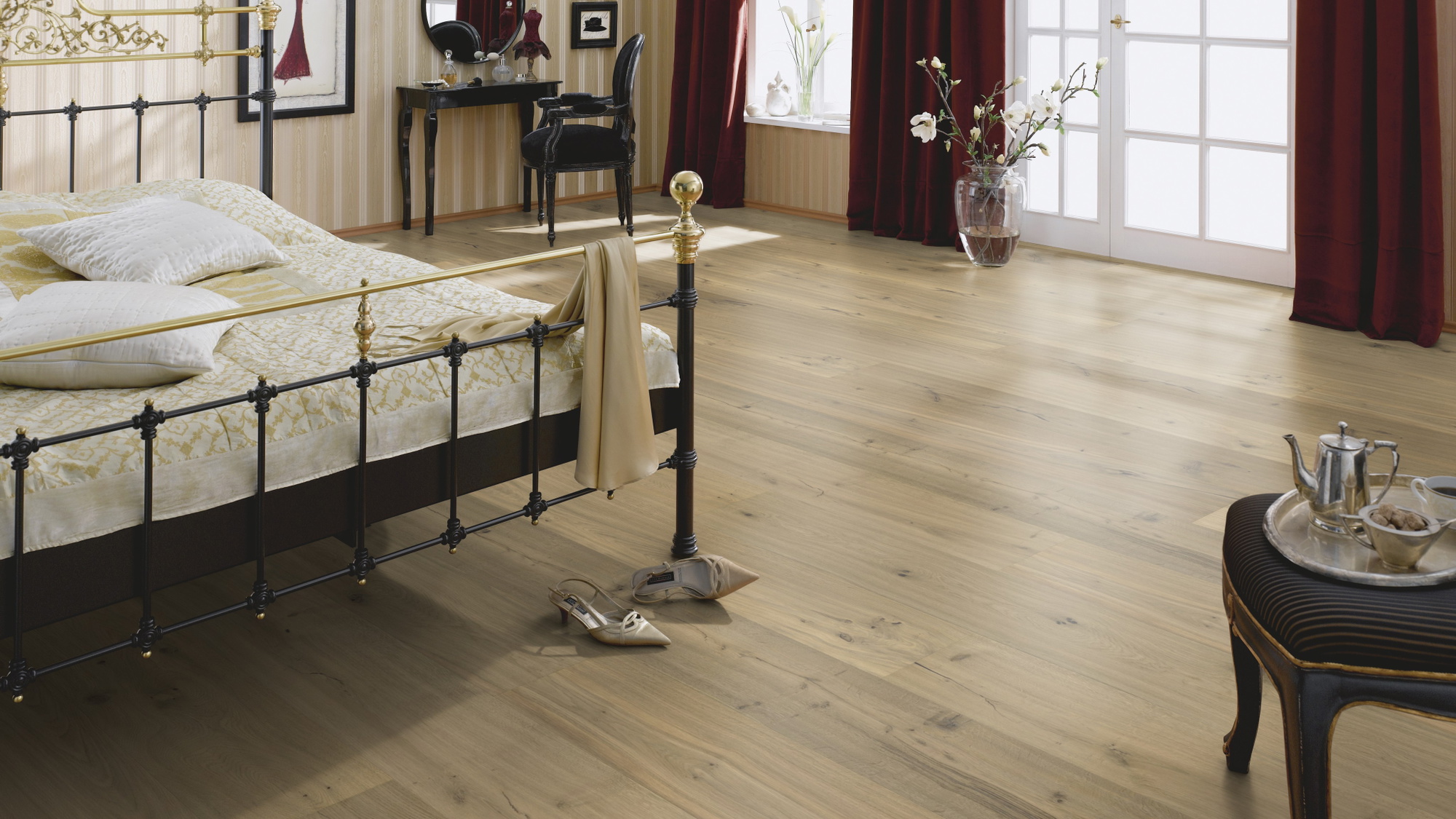 Milieubild Luxuriöses Schlafzimmer - Bennett & Jones Parkett Grand Houses Oak No.21 Warwick Milieubild Luxuriöses Schlafzimmer - Bennett & Jones 1148012299
