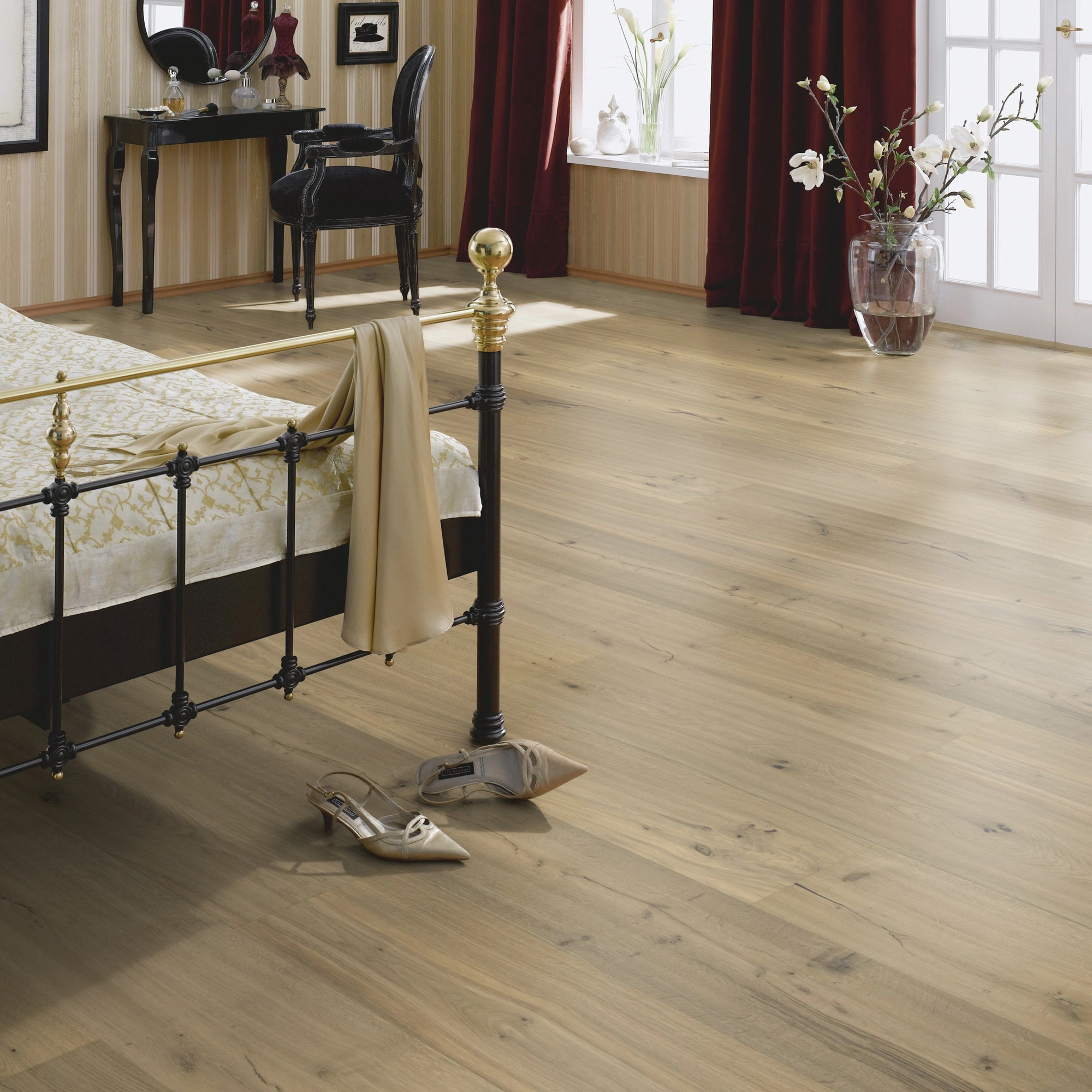 Milieubild Luxuriöses Schlafzimmer - Bennett & Jones Parkett Grand Houses Oak No.21 Warwick Milieubild Luxuriöses Schlafzimmer - Bennett & Jones 1148012299