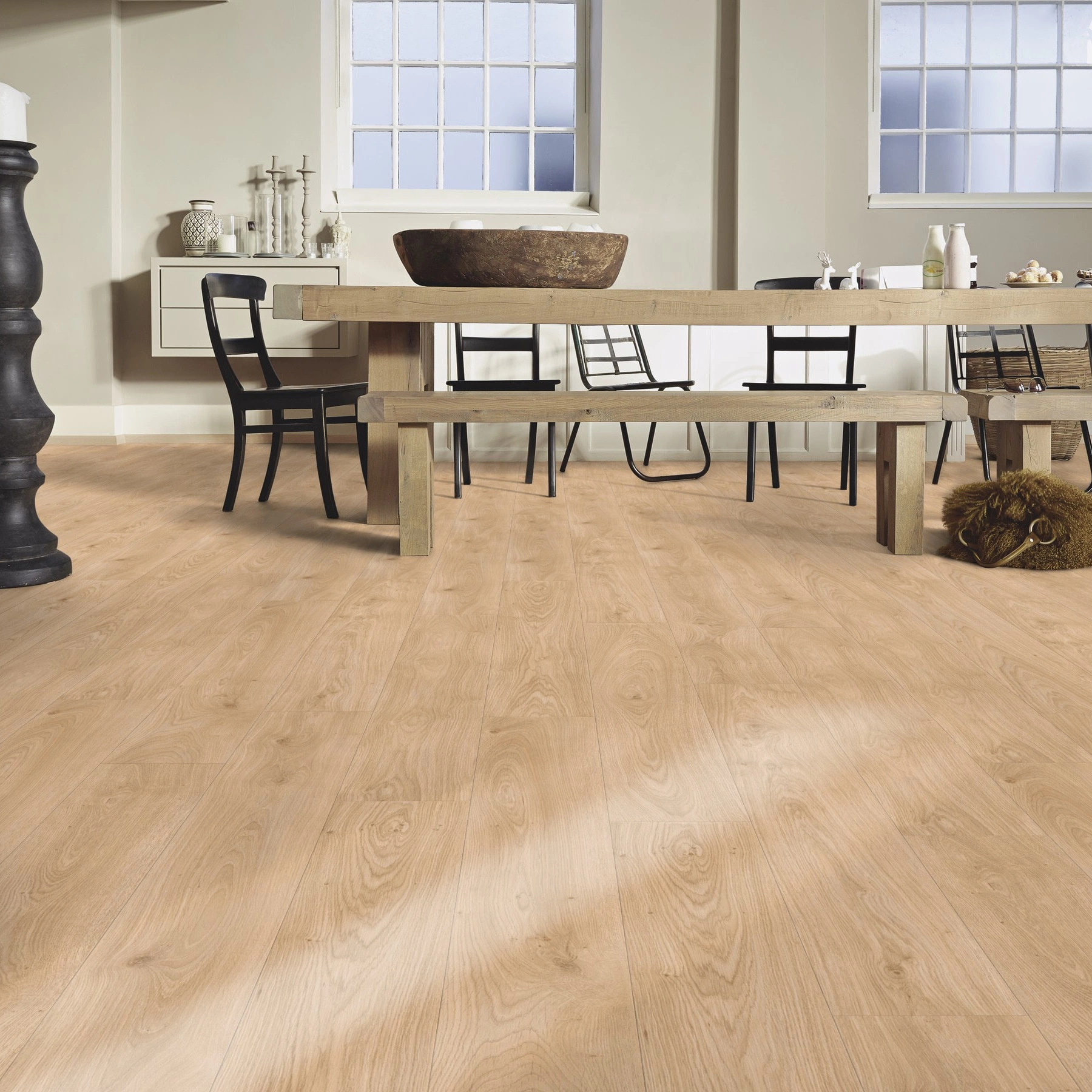 Milieubild Esszimmer mit großem Tisch - Meister Laminat LD 150 Eiche relax pure Milieubild Esszimmer mit großem Tisch - Meister 600017-1288198-07113