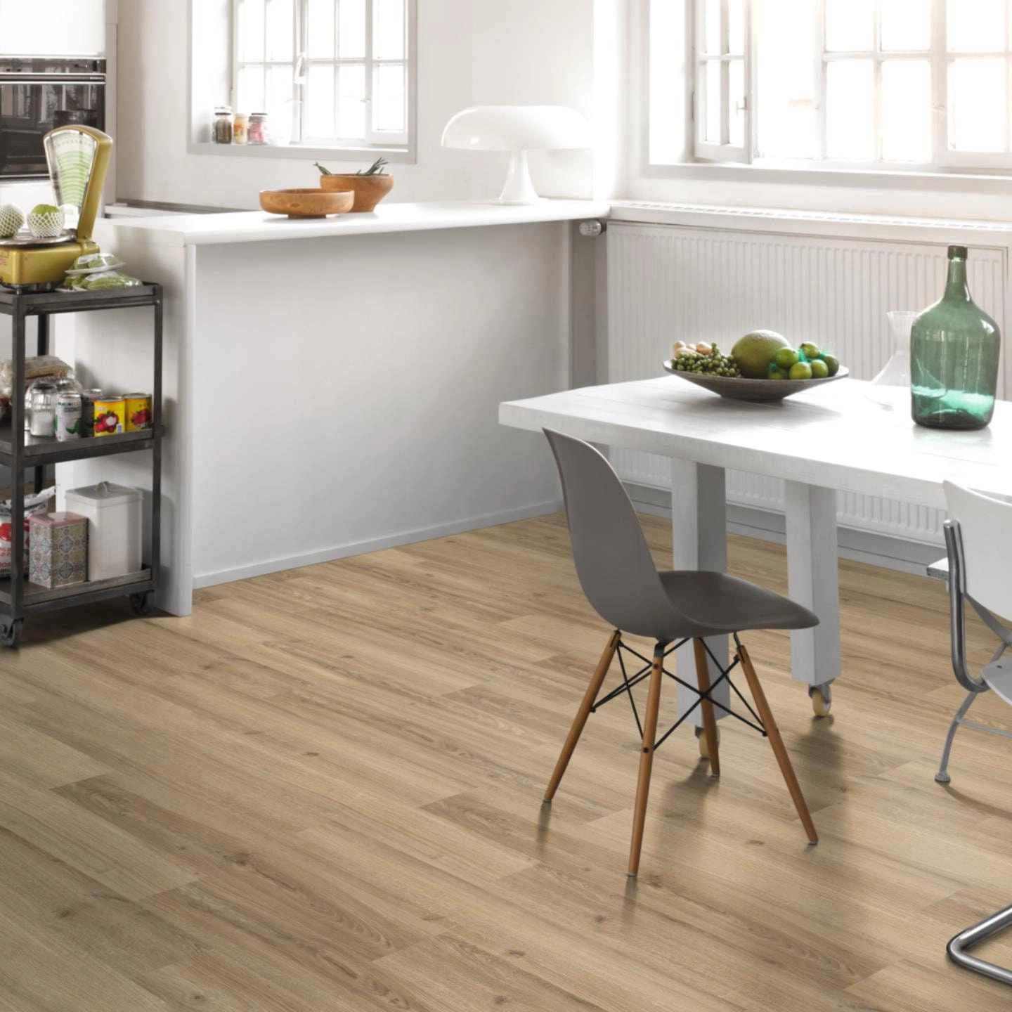 Milieubild Küche mit Essbereich - Parador Laminat Basic 400 Eiche Studioline beige Milieubild Küche mit Essbereich - Parador 1748183