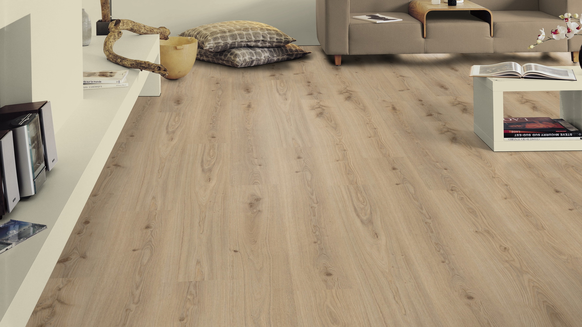 Milieubild Wohnzimmer mit Sideboard - Tarkett Klebe-Vinyl Essence 30 Primary Oak Natural Milieubild Wohnzimmer mit Sideboard - Tarkett 260055004
