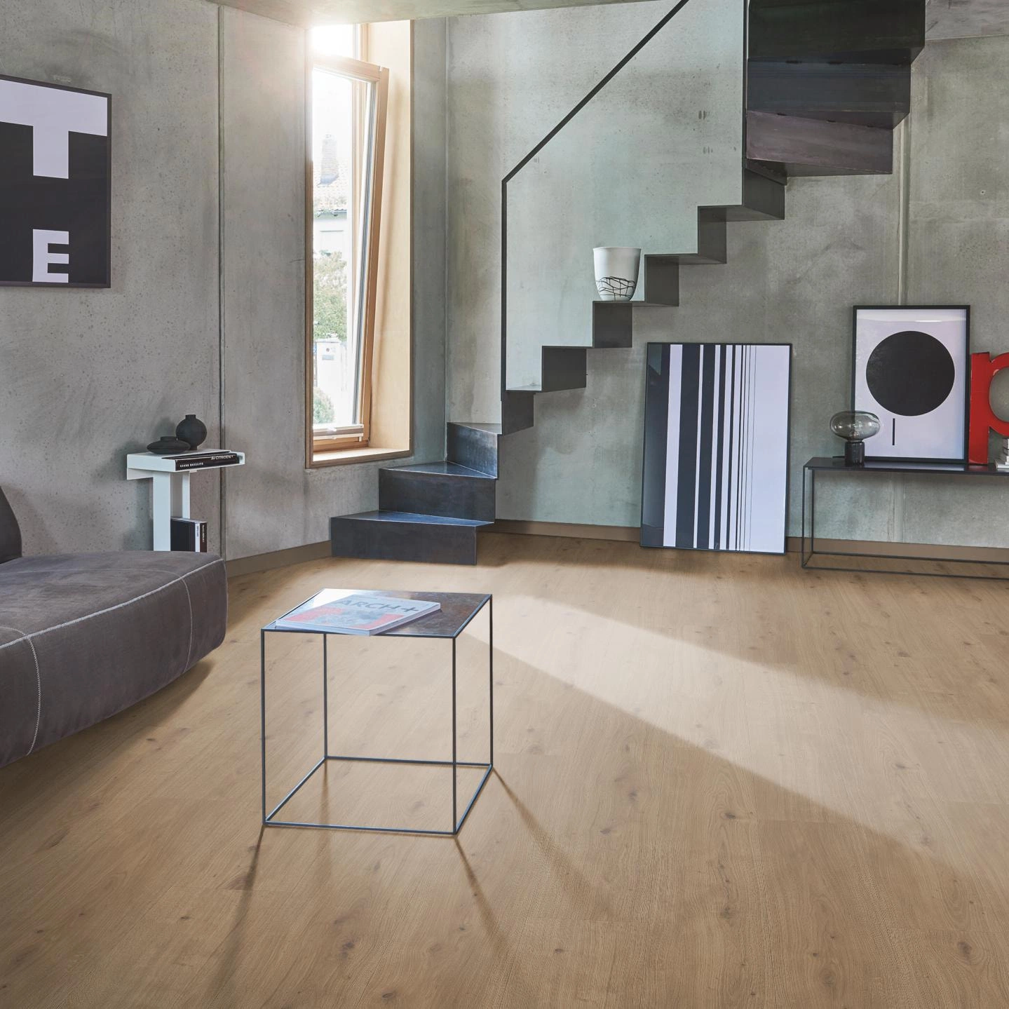Milieubild Wohnzimmer im modernen Loft-Stil - Parador HDF Klick-Designboden Modular ONE Eiche Atmosphere umbra Milieubild Wohnzimmer im modernen Loft-Stil - Parador 1744546