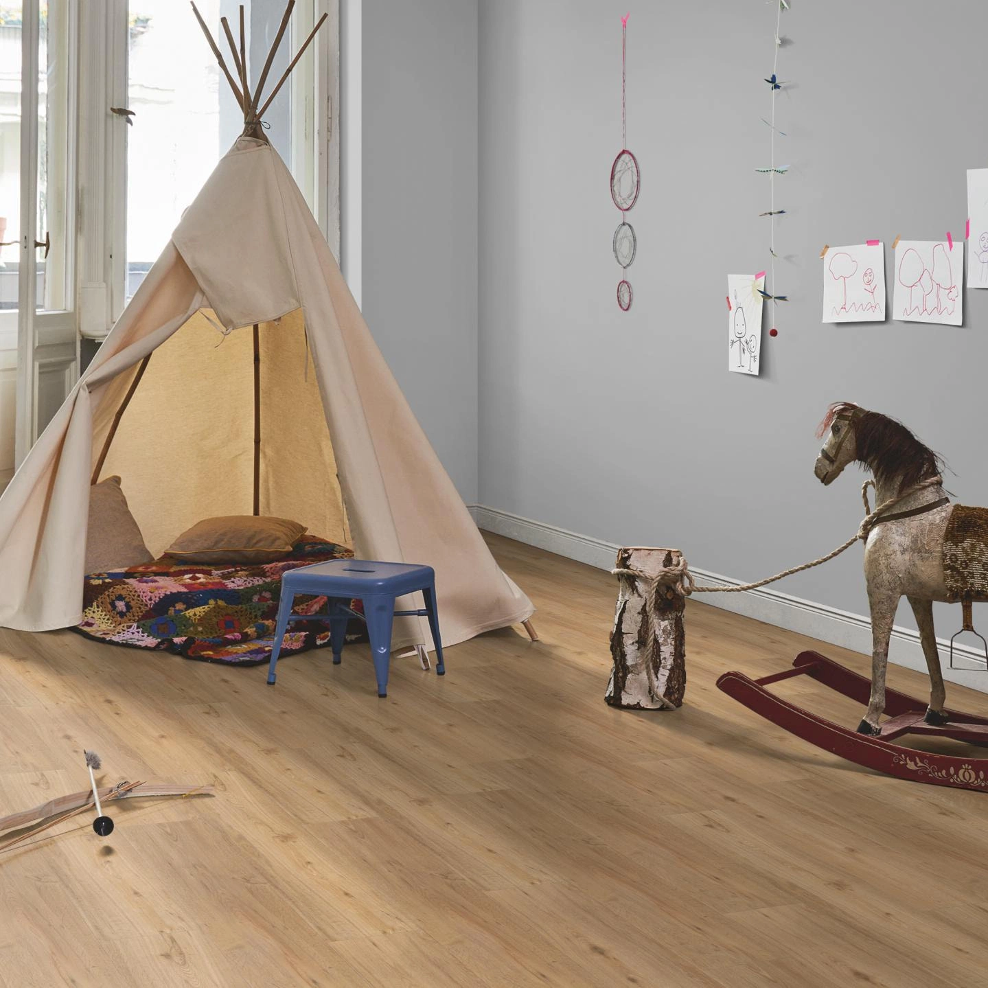Milieubild Kinderzimmer in Stadtwohnung - Parador Rigid Klick-Vinyl Classic 2070 Eiche natur Milieubild Kinderzimmer in Stadtwohnung - Parador 1744633