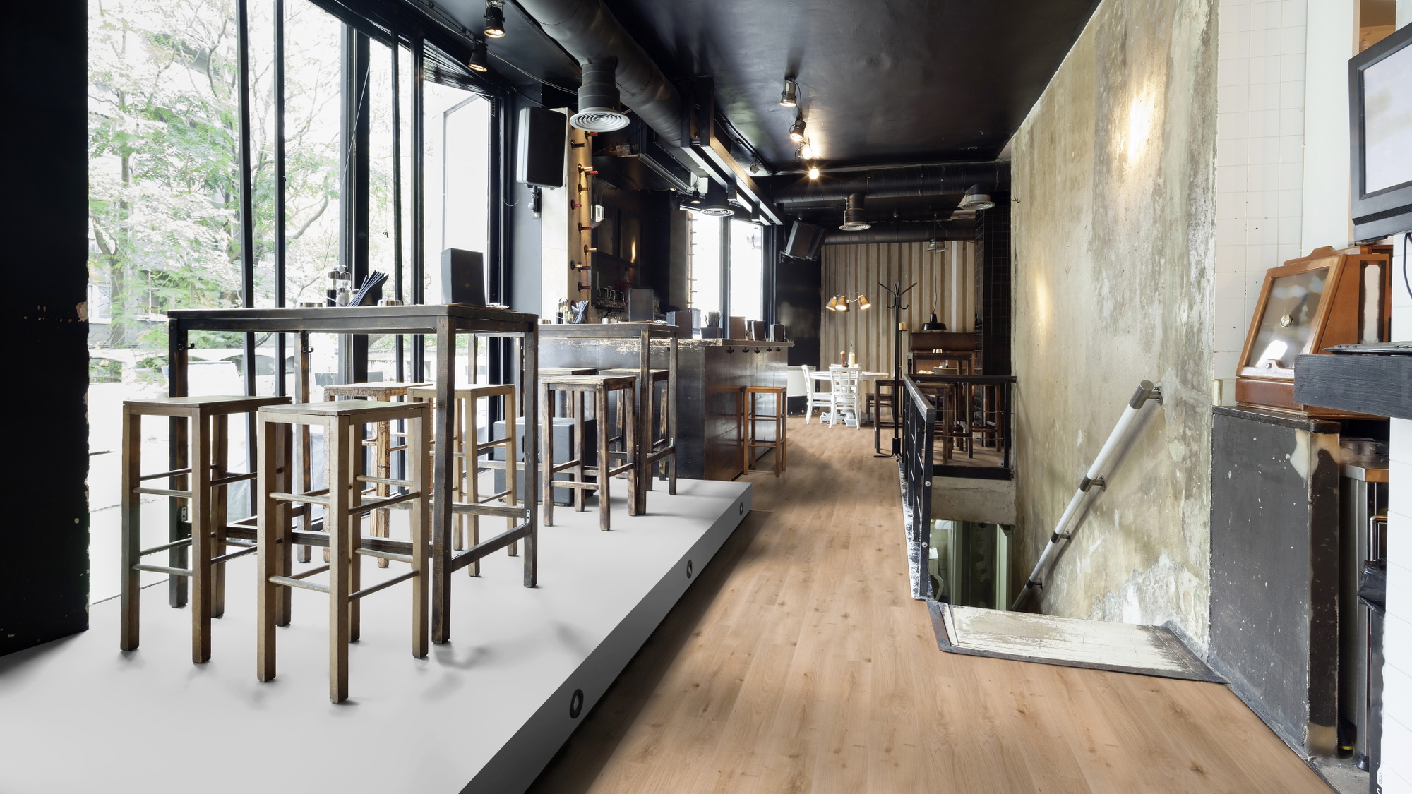 Milieubild Restaurant - Bar mit Tischen und Hockern - wineo PLC299R