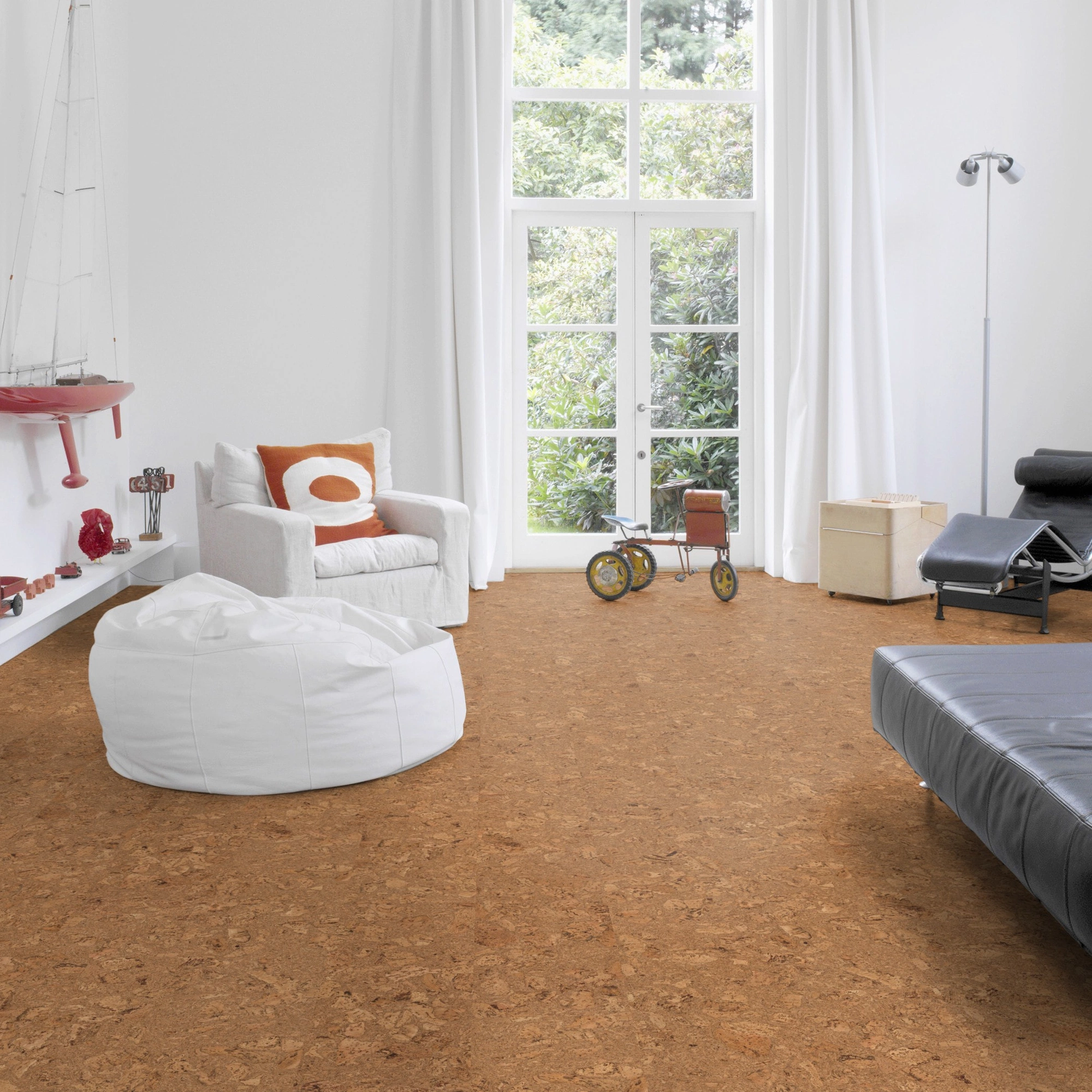 Milieubild Altbau-Wohnzimmer mit Kamin - Wicanders HDF Klick-Korkboden cork Essence Originals Dawn Milieubild Altbau-Wohnzimmer mit Kamin - Wicanders 80002244