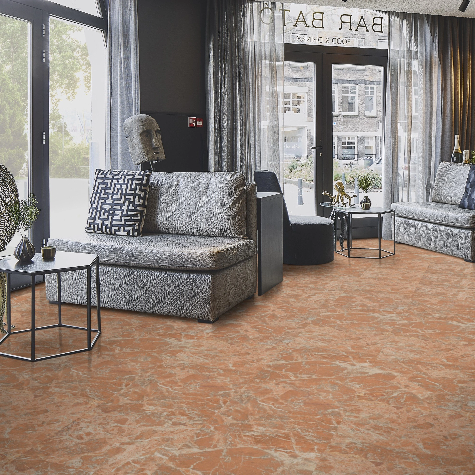 Milieubild Lounge in Hotelbar - Forbo Flooring Klebe-Vinyl Allura Dryback 0.55 Material Peach Marble Milieubild Lounge in Hotelbar - Forbo Flooring 243648