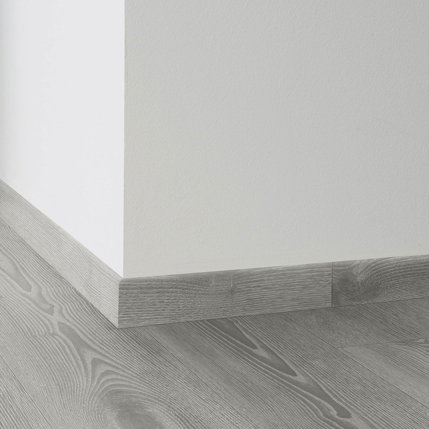 Tarkett Sockelleiste 60/10mm Scandinavian Oak DARK GREY Tarkett Sockelleiste 60/10mm Scandinavian Oak DARK GREY