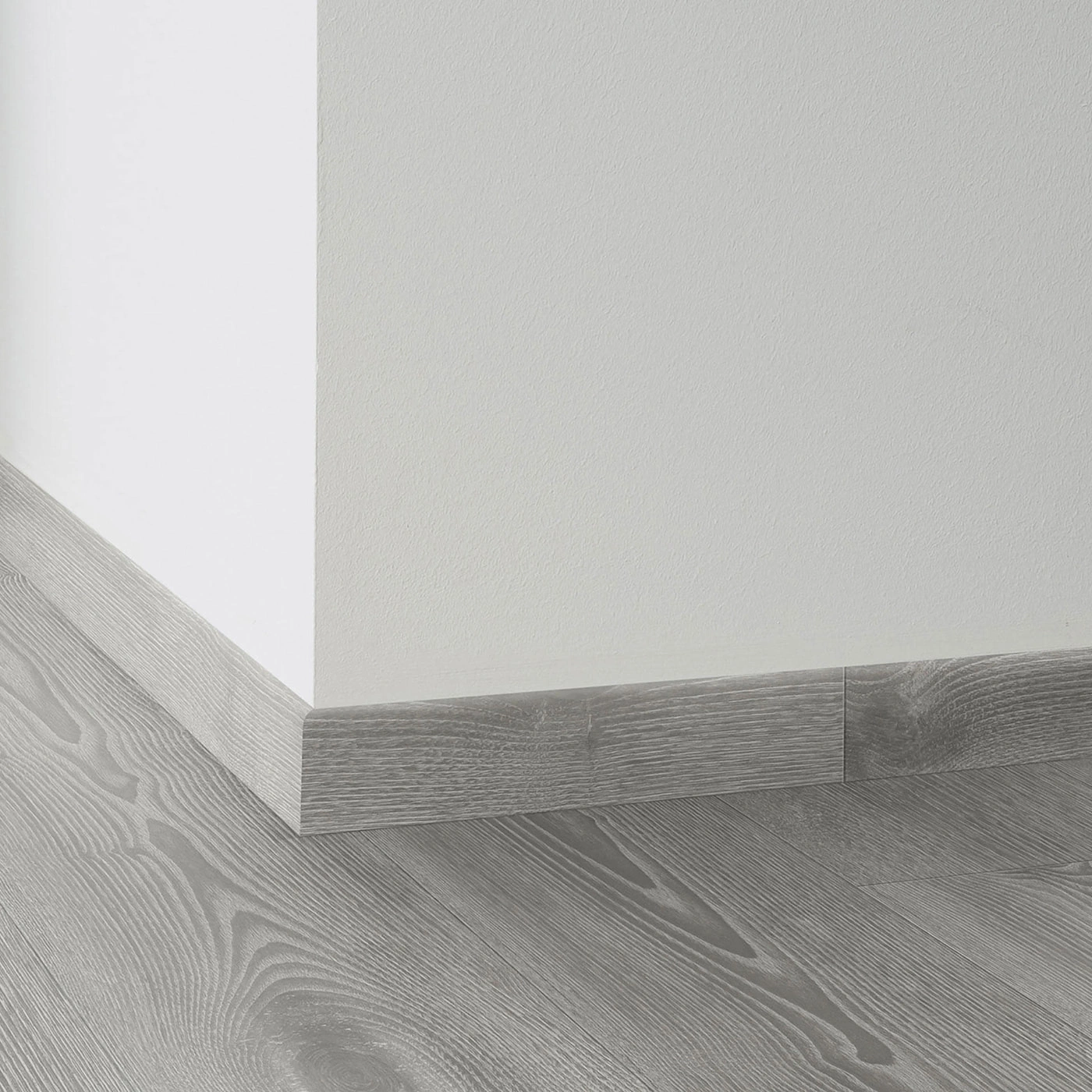 Tarkett Sockelleiste 60/10mm Scandinavian Oak DARK GREY Tarkett Sockelleiste 60/10mm Scandinavian Oak DARK GREY