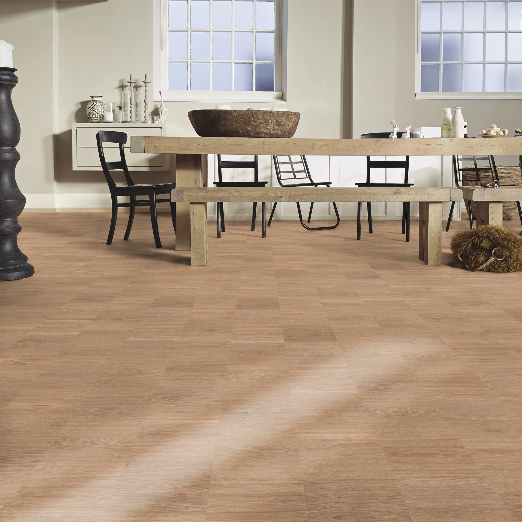 Milieubild Esszimmer mit großem Tisch - MEISTER Laminat LC 55 Crosswood Milieubild Esszimmer mit großem Tisch - MEISTER 600012-1288198-07135