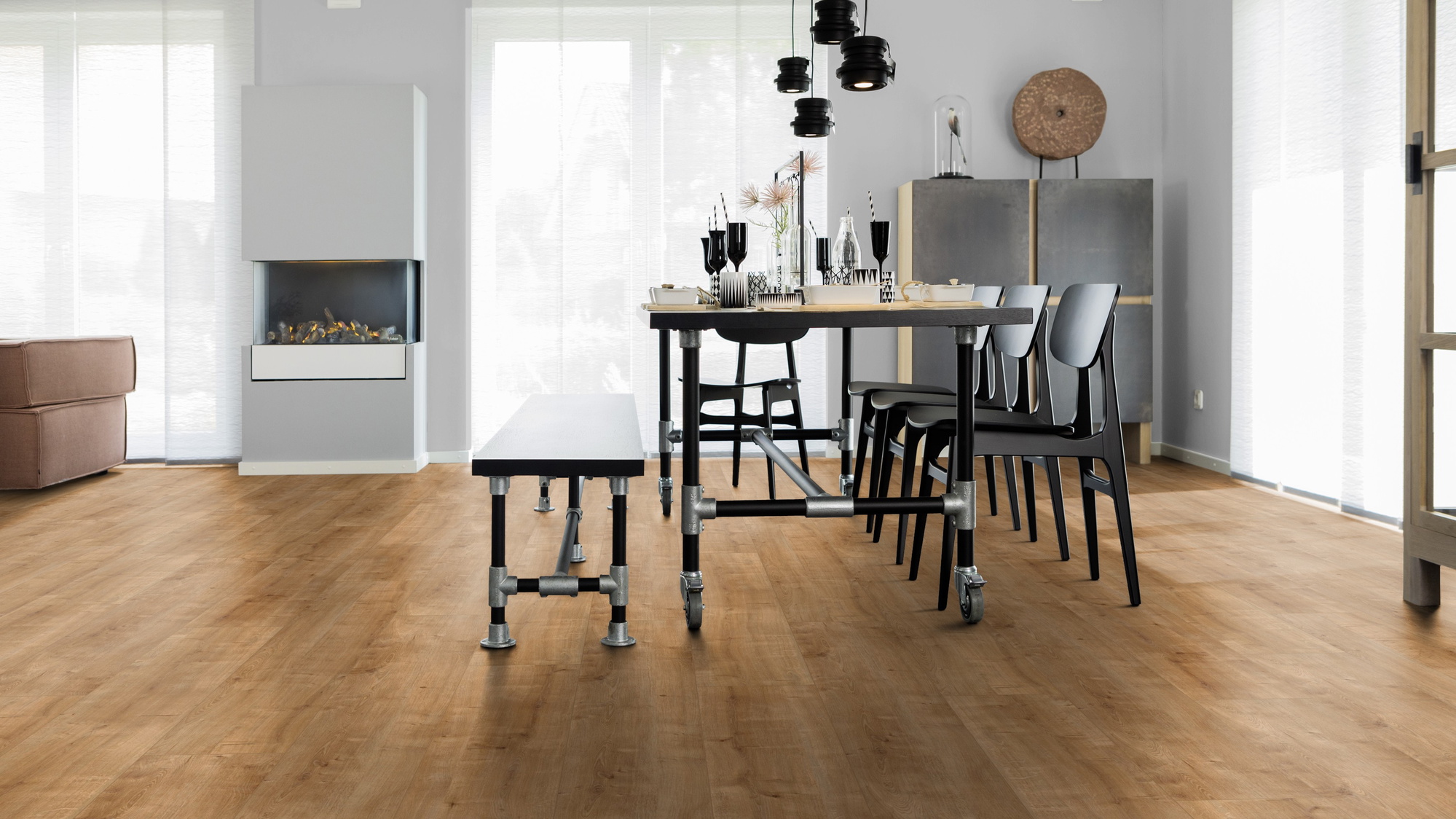 Milieubild Esszimmer mit Kamin - wineo Klick-Bioboden PURLINE wineo 1200 wood XL Hello Martha Milieubild Esszimmer mit Kamin - wineo PLC076R