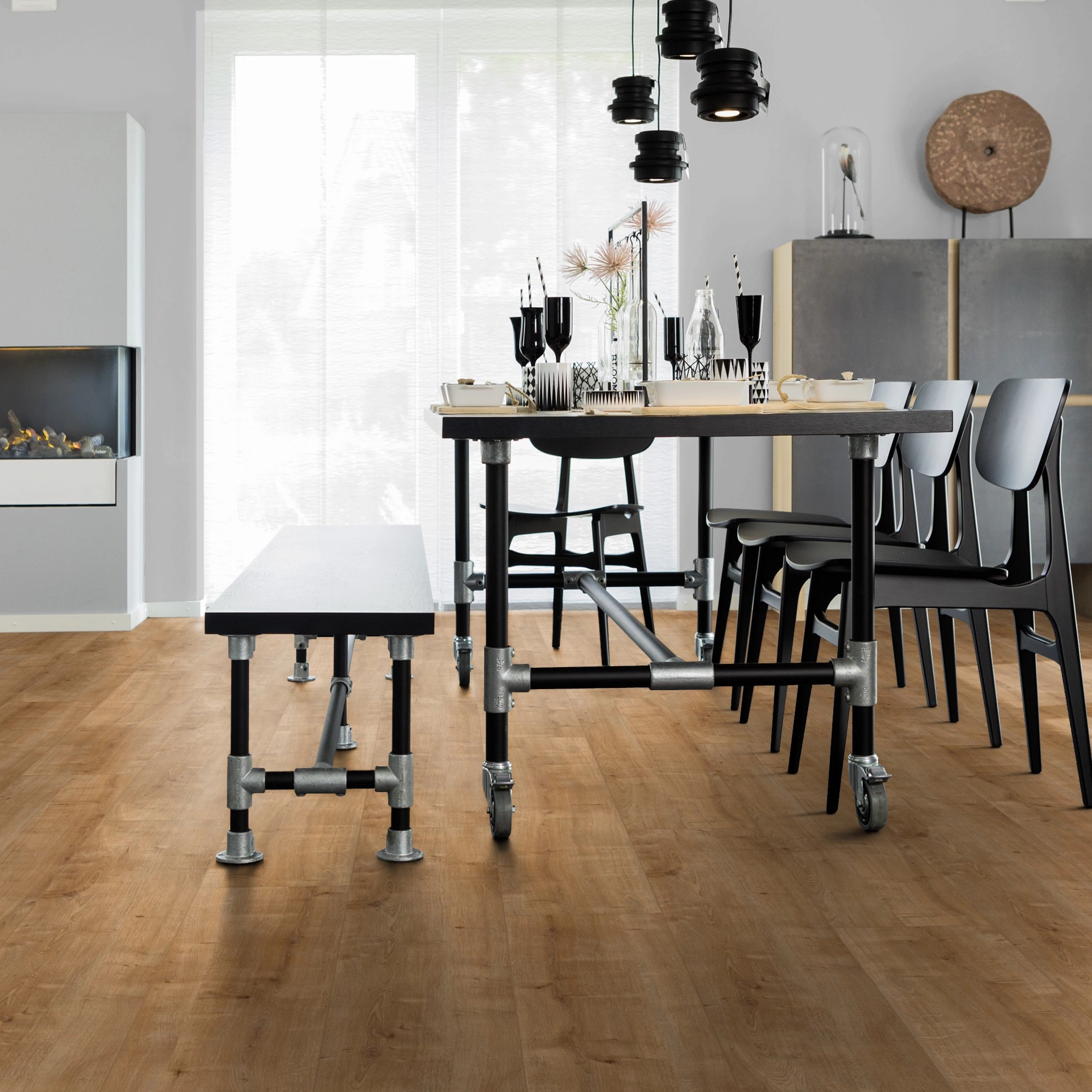 Milieubild Esszimmer mit Kamin - wineo Klick-Bioboden PURLINE wineo 1200 wood XL Hello Martha Milieubild Esszimmer mit Kamin - wineo PLC076R