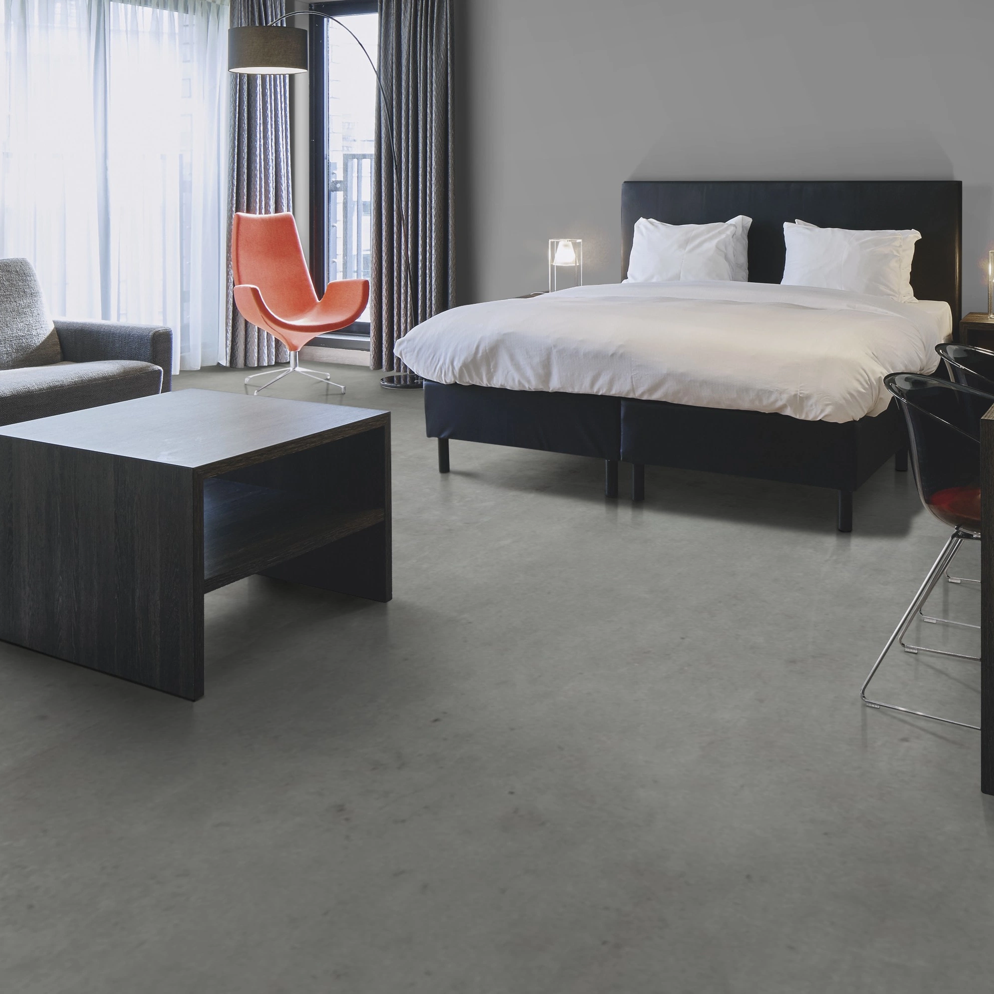 Milieubild Hotelzimmer mit Kingsize-Bett - Forbo Flooring Klebe-Vinyl Enduro Dryback Material Light Concrete Milieubild Hotelzimmer mit Kingsize-Bett - Forbo Flooring 217637