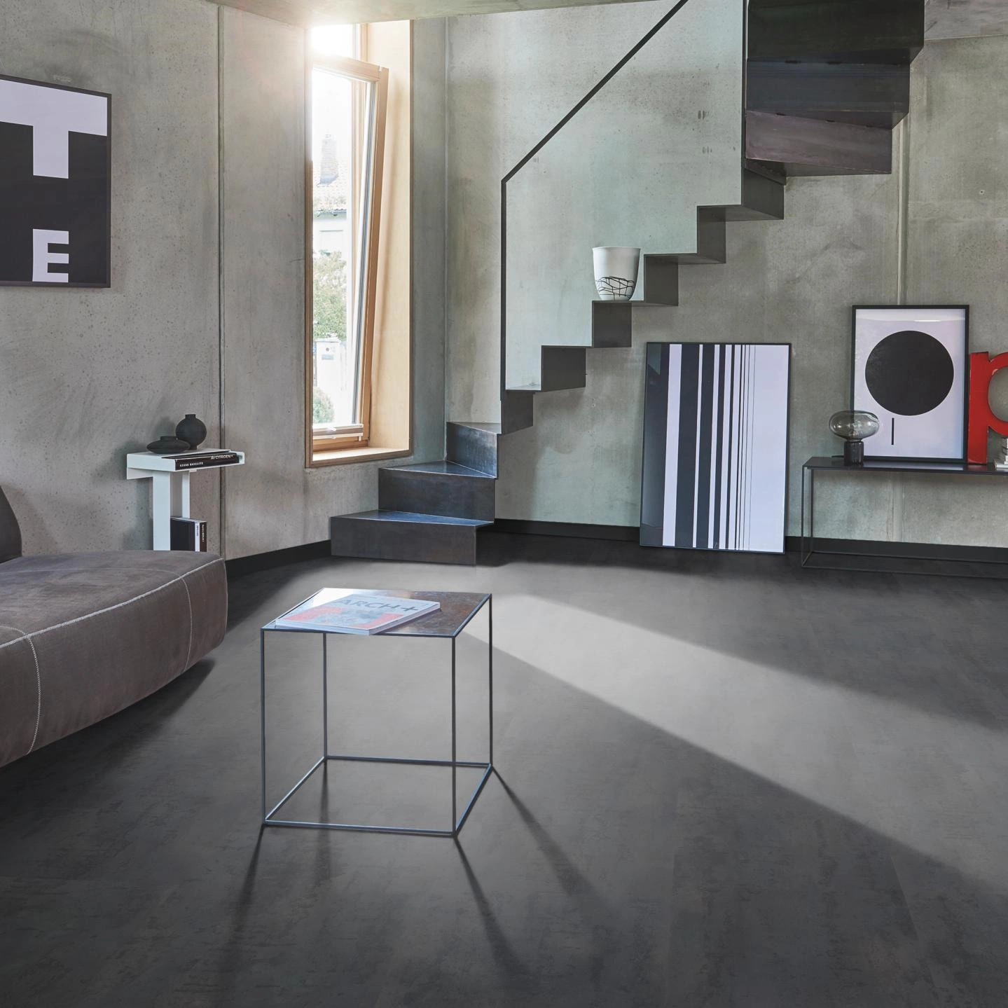 Milieubild Wohnzimmer im modernen Loft-Stil - Parador Laminat Trendtime 5 Rohstahl Milieubild Wohnzimmer im modernen Loft-Stil - Parador 1743600