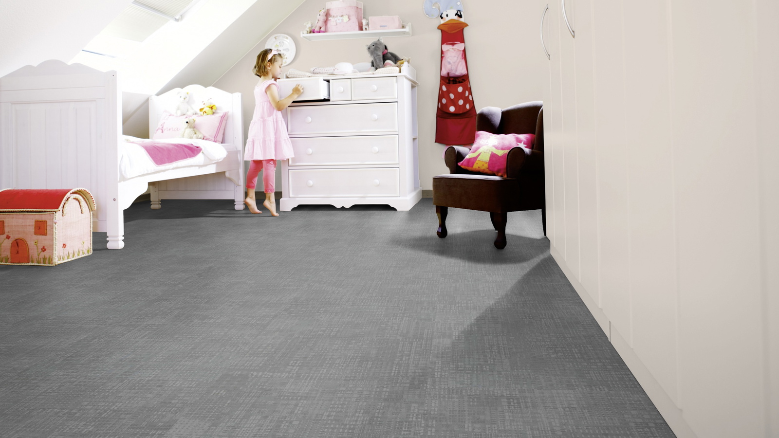 Milieubild Kinderzimmer mit weißer Kommode - wineo PL15600GXL
