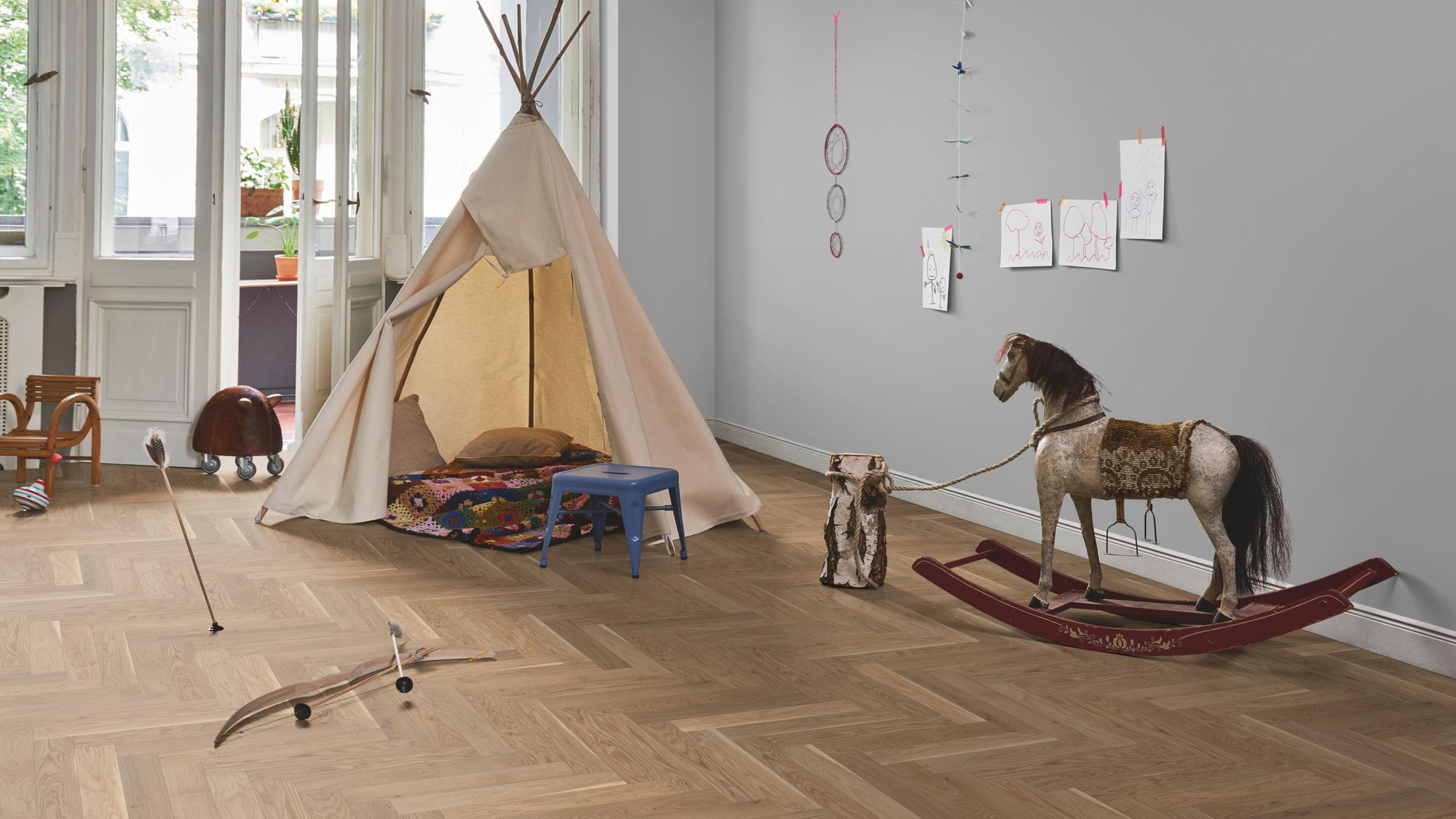 Milieubild Kinderzimmer in Stadtwohnung - Parador Parkett Trendtime 3 Eiche cream Milieubild Kinderzimmer in Stadtwohnung - Parador 1739932