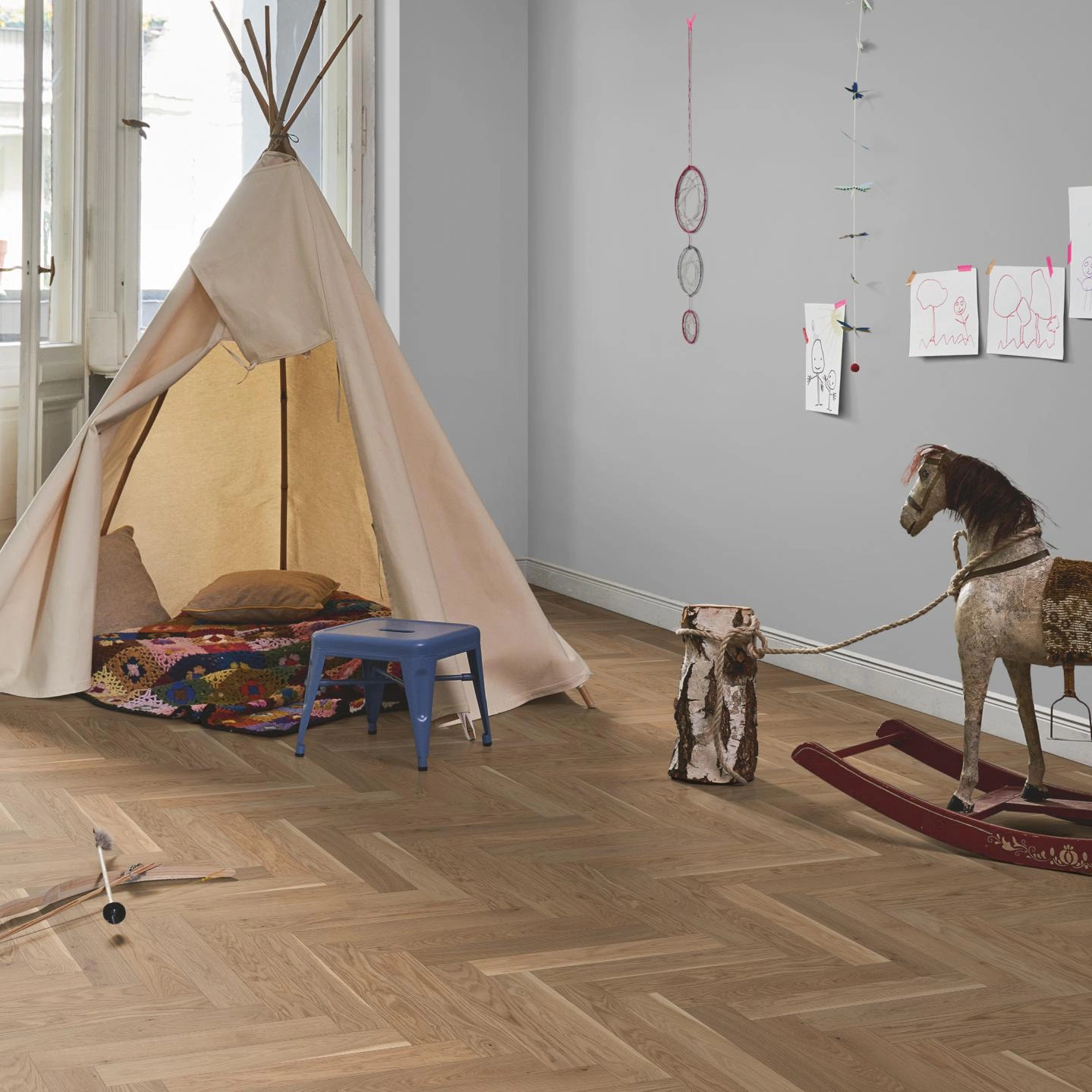 Milieubild Kinderzimmer in Stadtwohnung - Parador Parkett Trendtime 3 Eiche cream Milieubild Kinderzimmer in Stadtwohnung - Parador 1739932