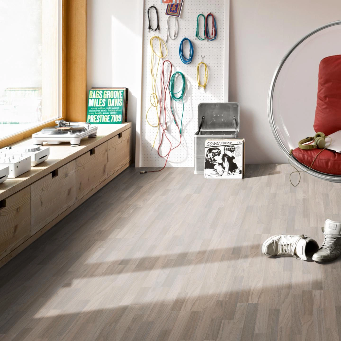 Milieubild Musikzimmer mit Plattenspieler - Parador Laminat Basic 400 Ocean Teak Milieubild Musikzimmer mit Plattenspieler - Parador 1426506