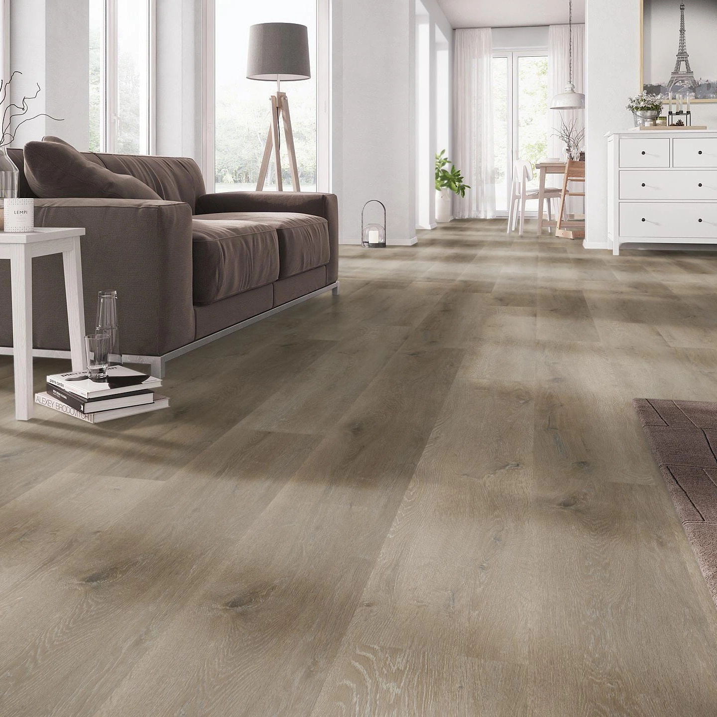 Milieubild Wohnzimmer mit Couch - nexflor Rigid Klick-Vinyl Helios Click Collection Miletus Oak Milieubild Wohnzimmer mit Couch - nexflor NXF-20030-002