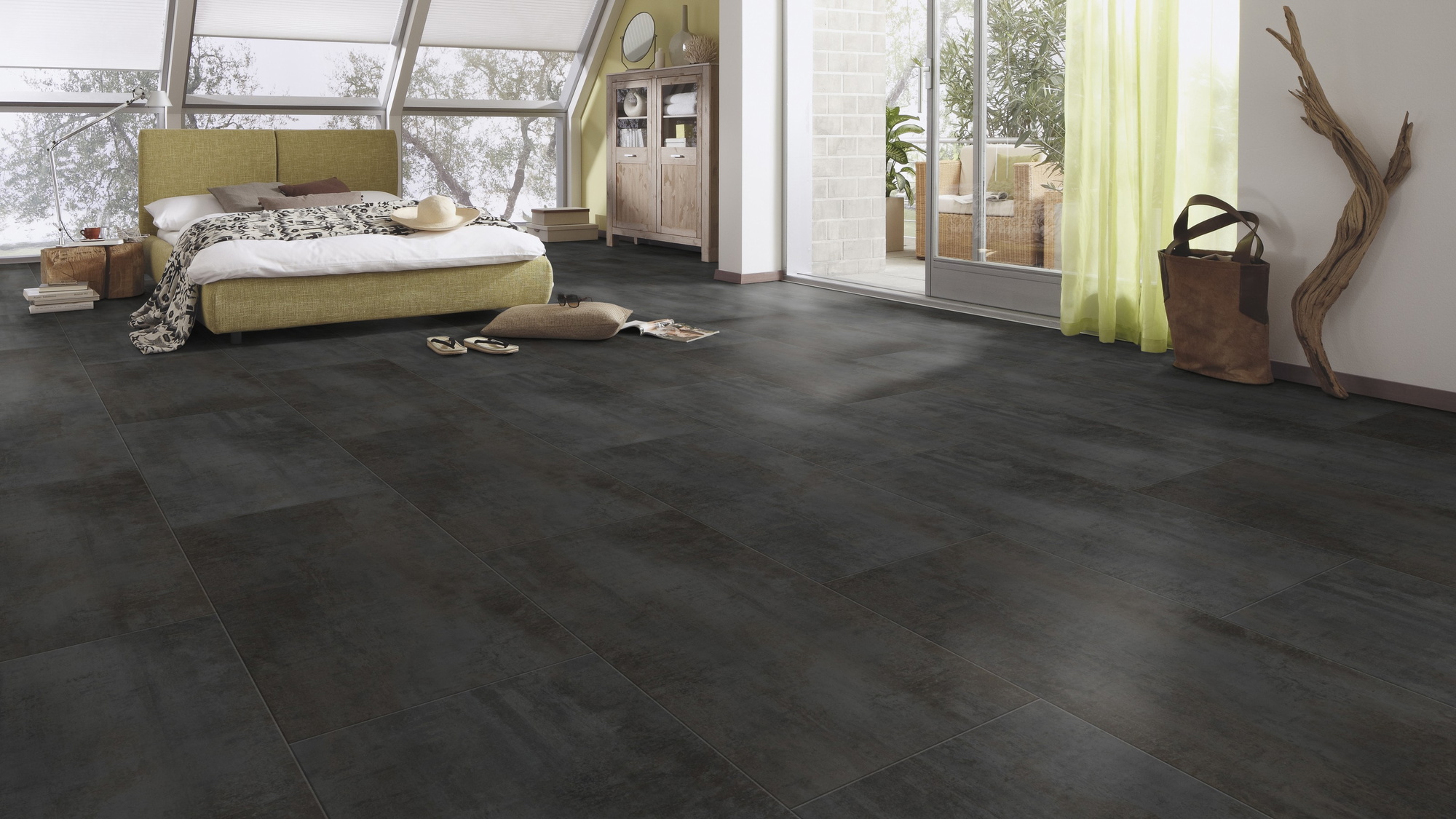 Milieubild Schlafzimmer im modernen Dachgeschoss - MEISTER Laminat LB 150 Copper Iron Milieubild Schlafzimmer im modernen Dachgeschoss - MEISTER 600003-0857398-06857