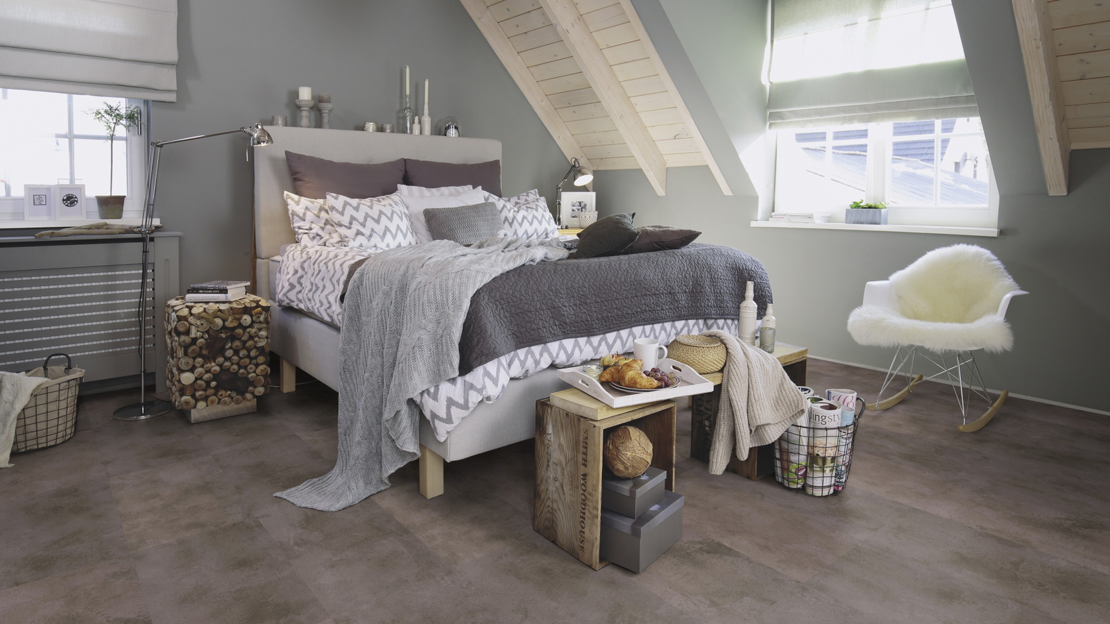 Milieubild Schlafzimmer im modernen Dachgeschoss - wineo PL319R