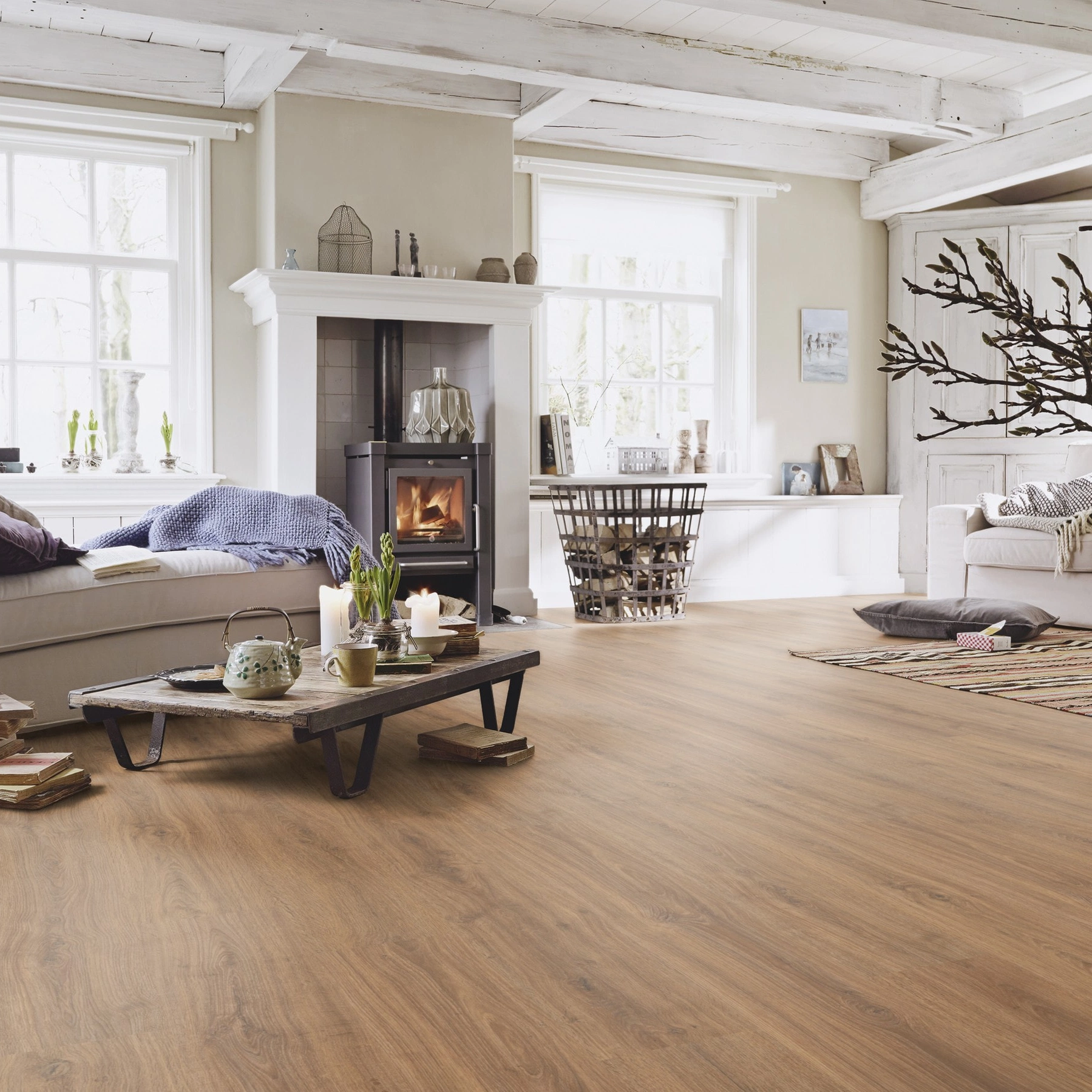 Milieubild Wohnzimmer im Landhaus-Stil - MEISTER Laminat LC 150 Eiche Muscat Milieubild Wohnzimmer im Landhaus-Stil - MEISTER 600014-1288198-06416