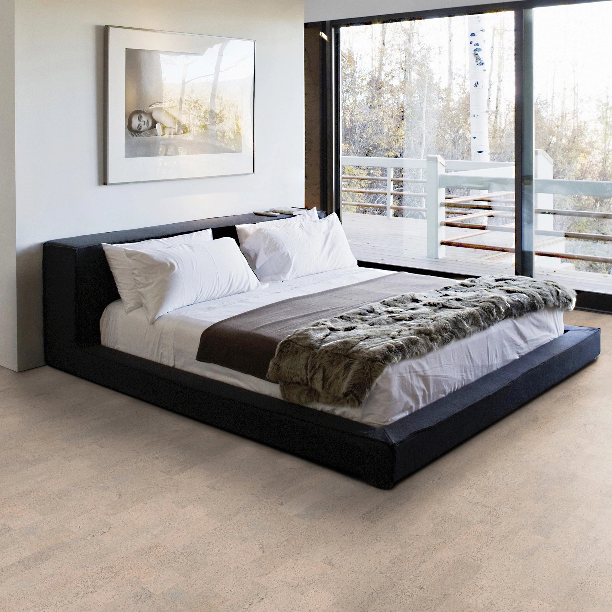 Milieubild Schlafzimmer mit Balkon - Wicanders Wise HDF Klick-Korkboden cork Essence Identity Timide Milieubild Schlafzimmer mit Balkon - Wicanders Wise 80001651