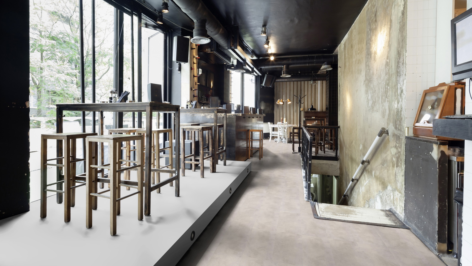 Milieubild Restaurant - Bar mit Tischen und Hockern - wineo PL317R