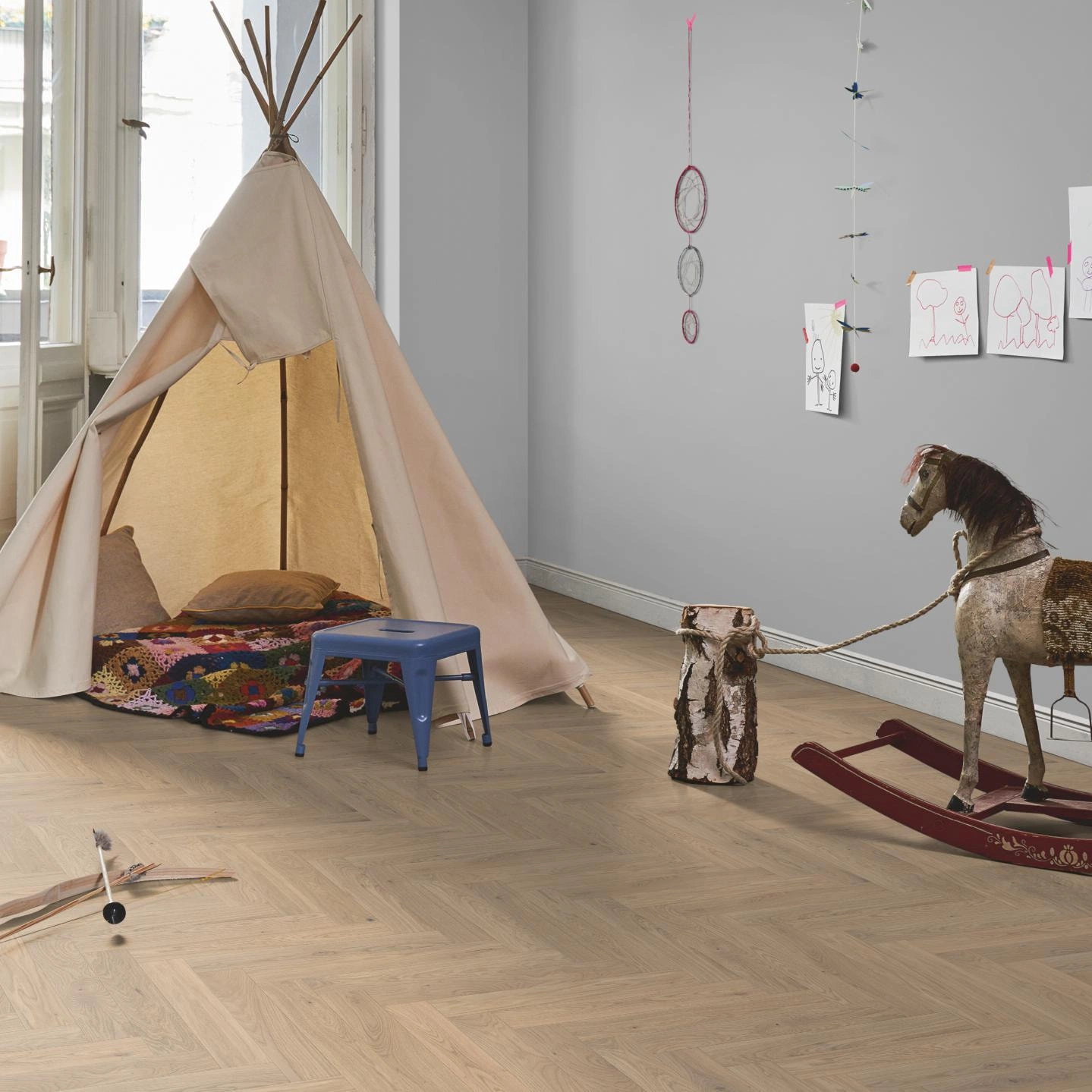 Milieubild Kinderzimmer in Stadtwohnung - Parador Parkett Trendtime 3 Eiche Bardolino weiß Milieubild Kinderzimmer in Stadtwohnung - Parador 1748883
