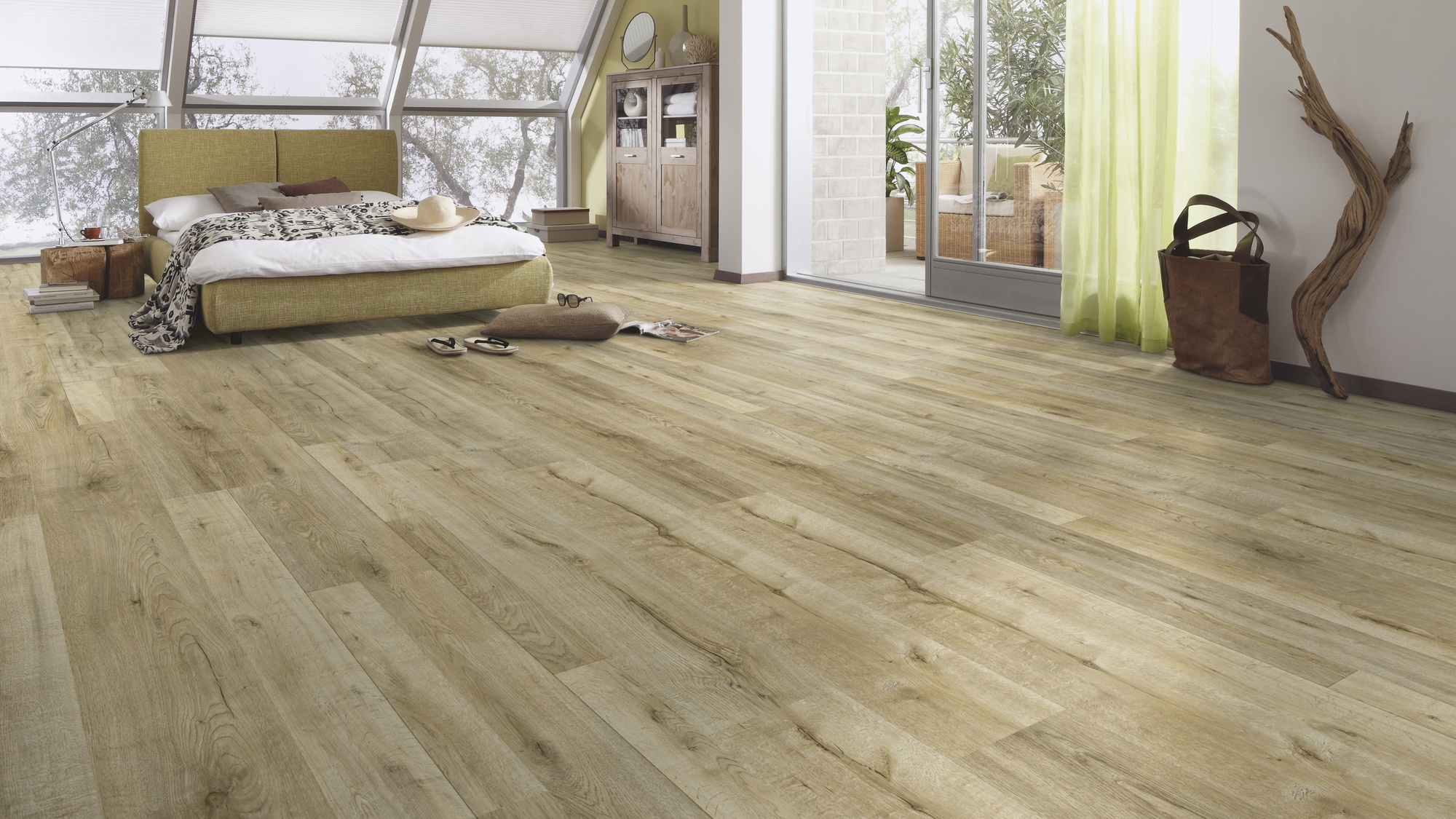 Milieubild Schlafzimmer im modernen Dachgeschoss - MEISTER Laminat LD 55 Eiche Bayfield Milieubild Schlafzimmer im modernen Dachgeschoss - MEISTER 600015-1288198-06679