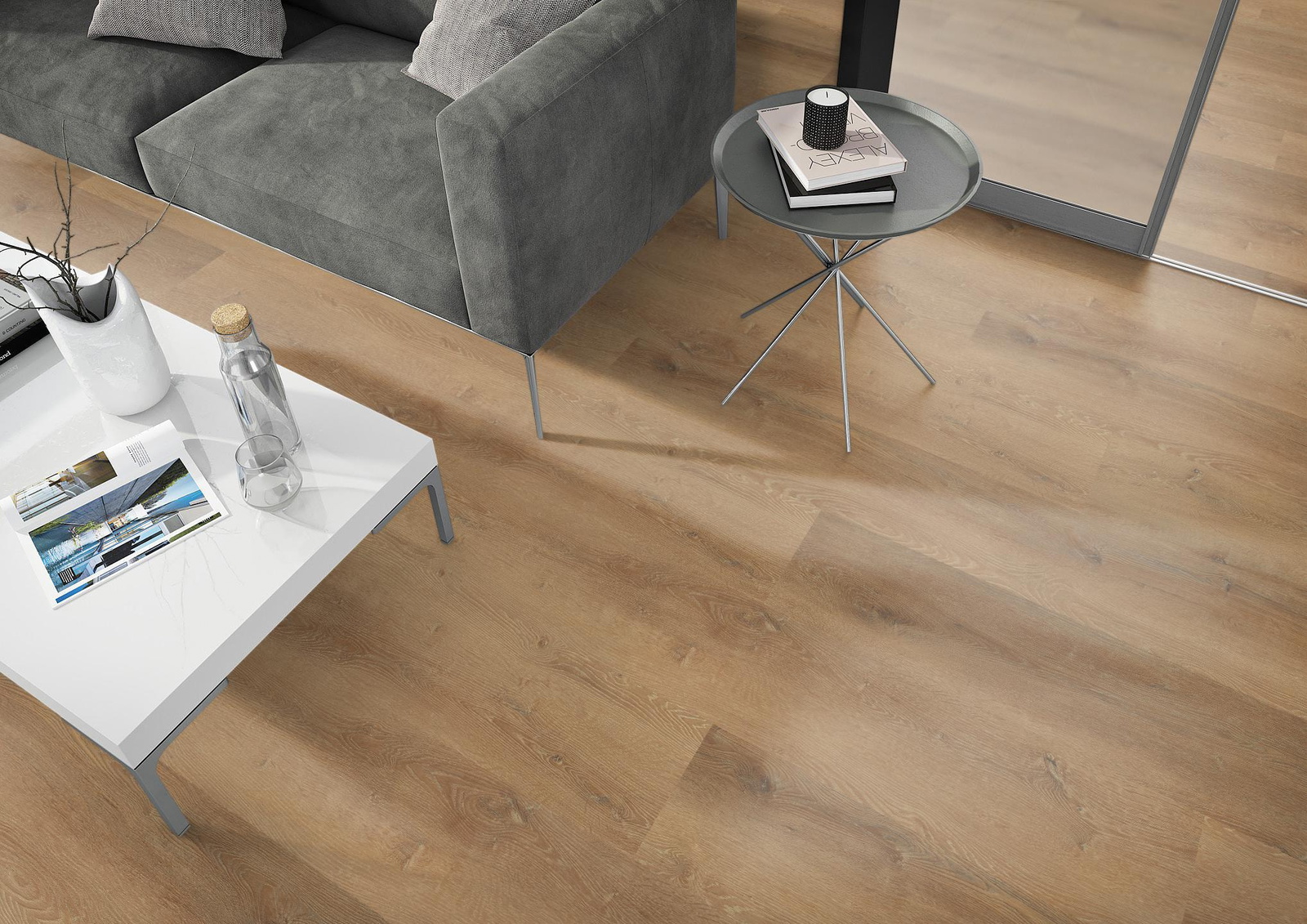Milieubild Wohnzimmer - Sofa mit Beistelltisch und Glastür - nexflor NXF-20030-008